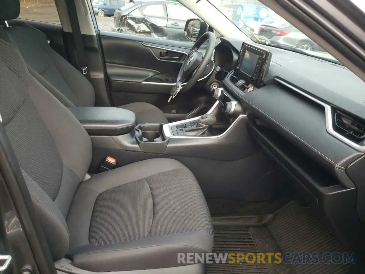 5 Photograph of a damaged car 2T3G1RFV5KC007965 TOYOTA RAV4 2019