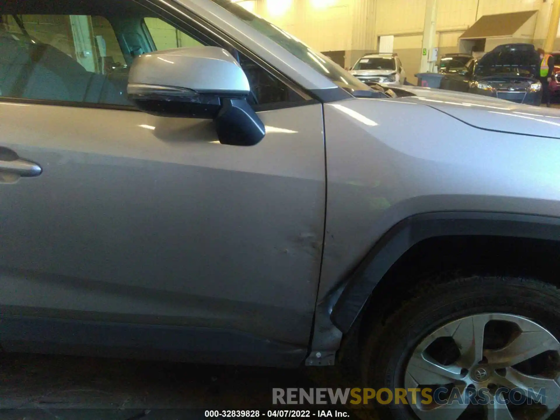 6 Photograph of a damaged car 2T3G1RFV5KC049844 TOYOTA RAV4 2019