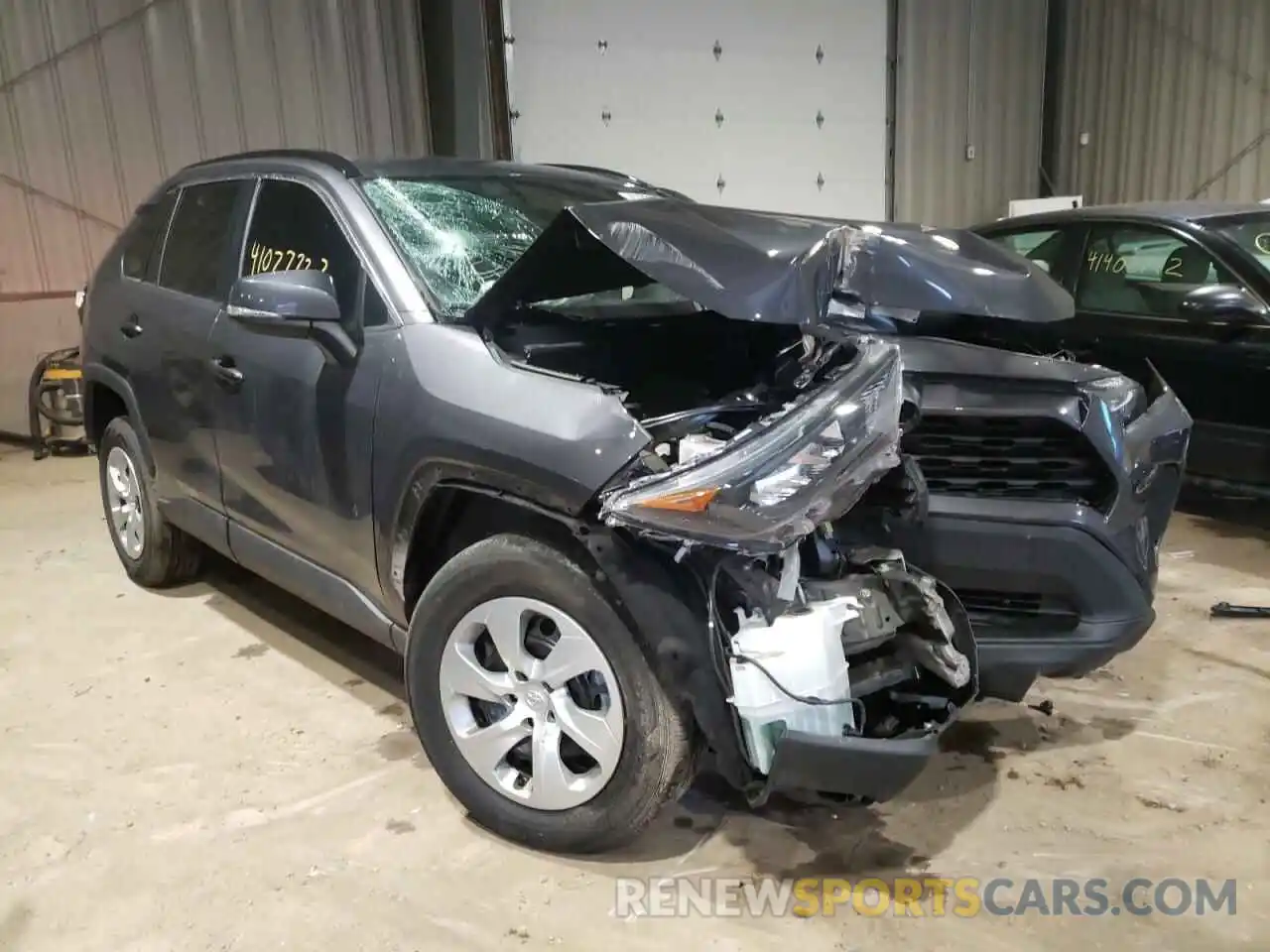 1 Photograph of a damaged car 2T3G1RFV5KW003865 TOYOTA RAV4 2019