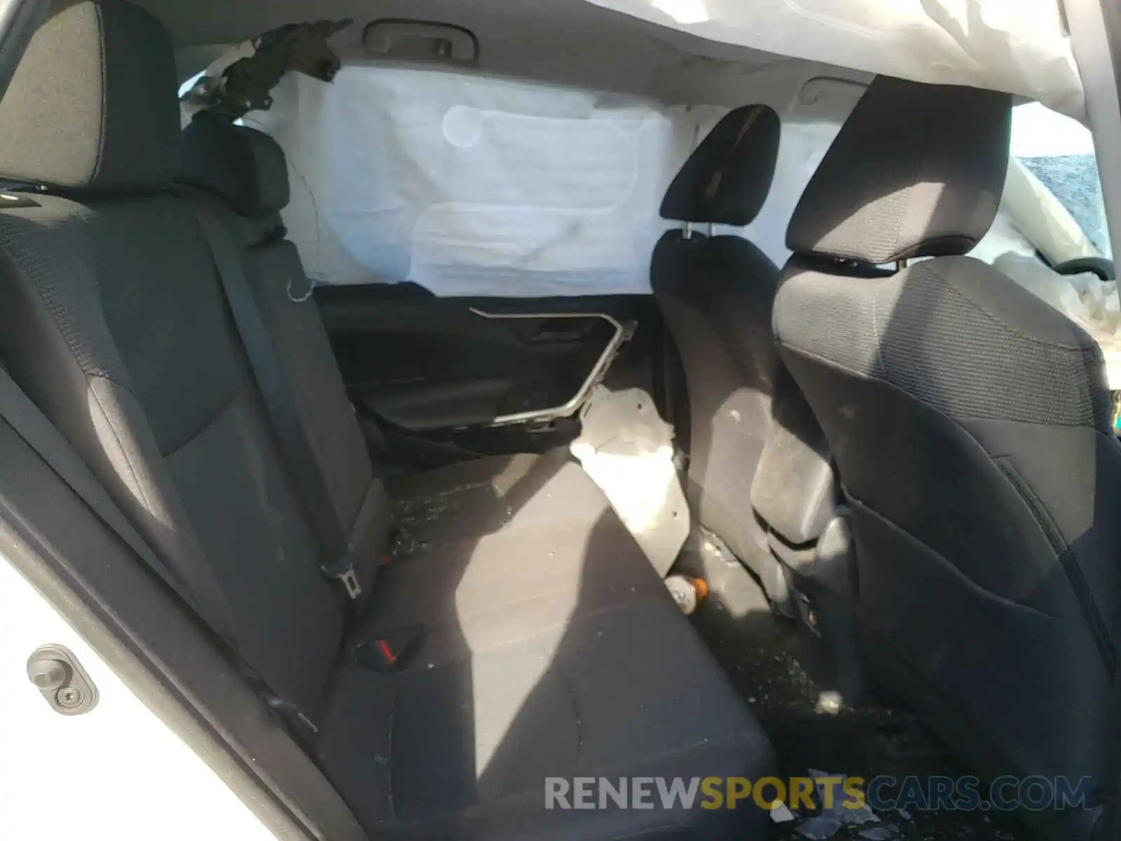 6 Photograph of a damaged car 2T3G1RFV5KW011920 TOYOTA RAV4 2019