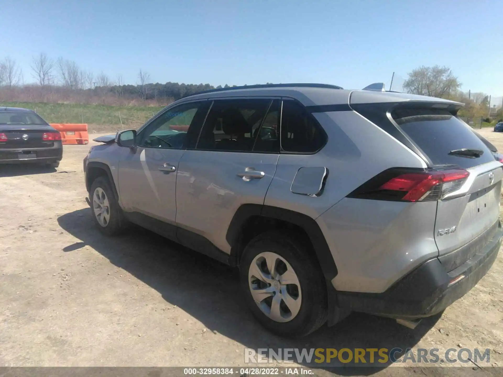 3 Photograph of a damaged car 2T3G1RFV5KW026224 TOYOTA RAV4 2019