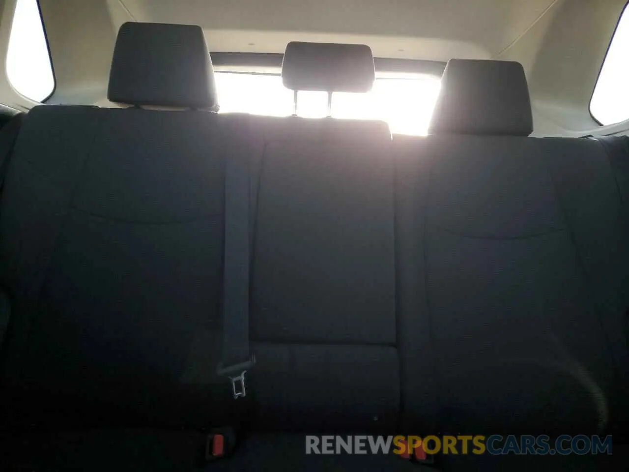 10 Photograph of a damaged car 2T3G1RFV5KW045226 TOYOTA RAV4 2019