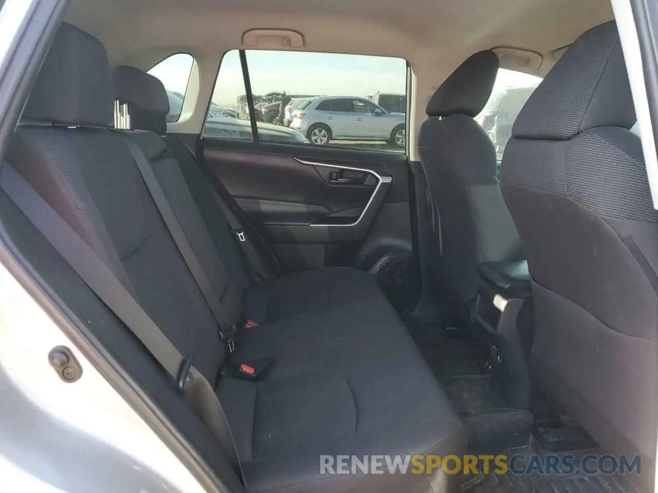 11 Photograph of a damaged car 2T3G1RFV5KW045226 TOYOTA RAV4 2019