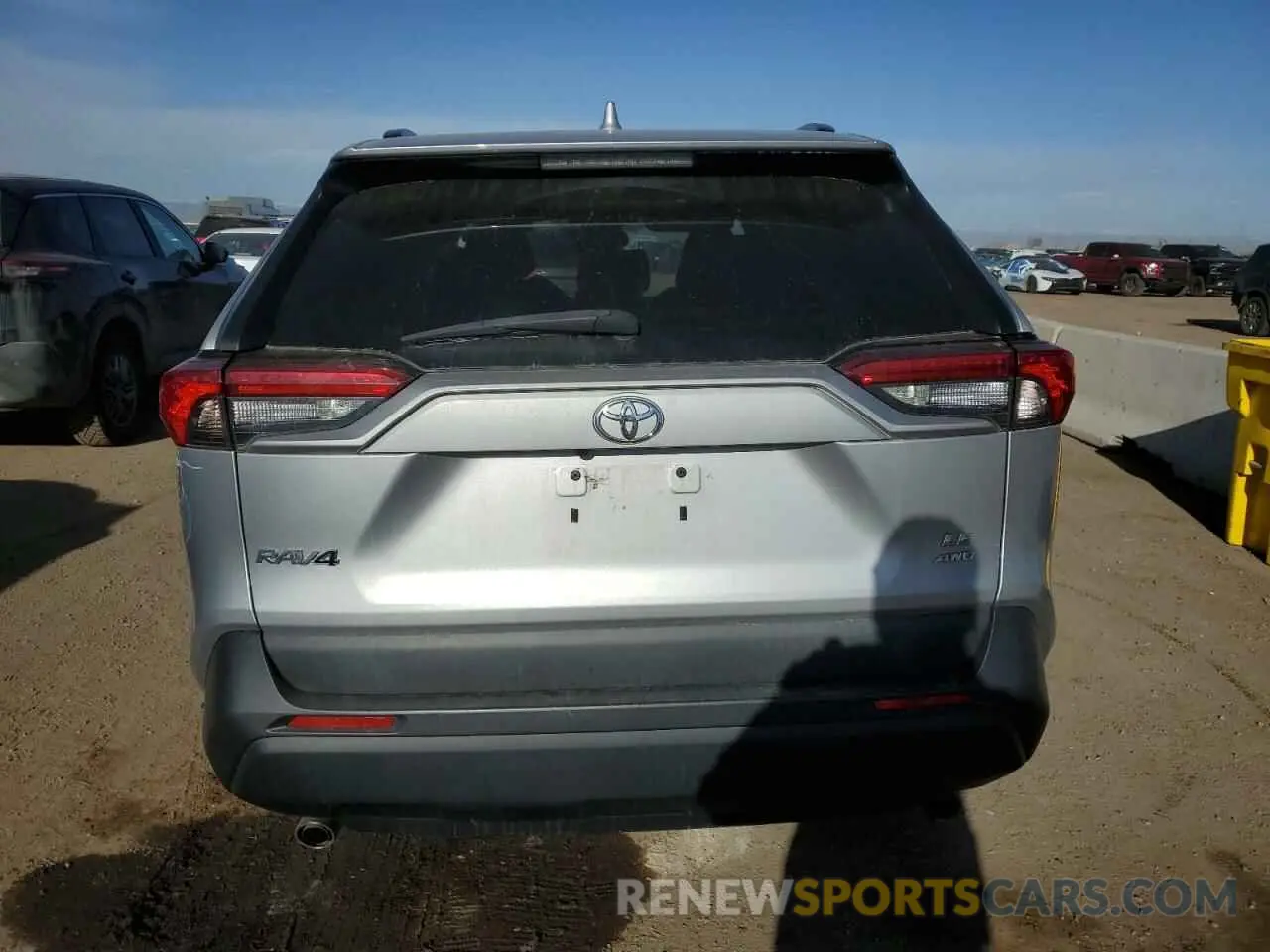 6 Photograph of a damaged car 2T3G1RFV5KW045226 TOYOTA RAV4 2019