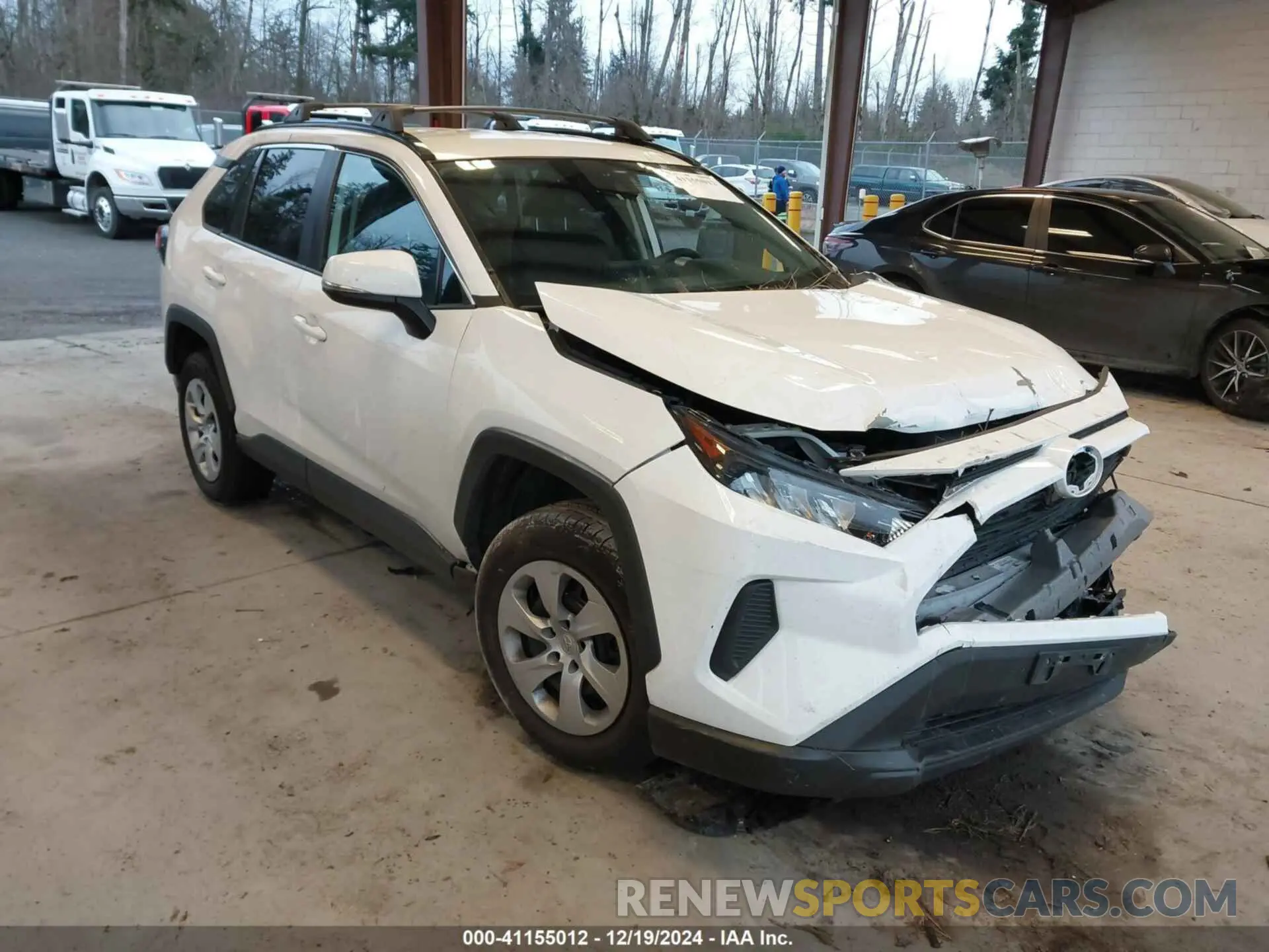 1 Photograph of a damaged car 2T3G1RFV5KW048854 TOYOTA RAV4 2019