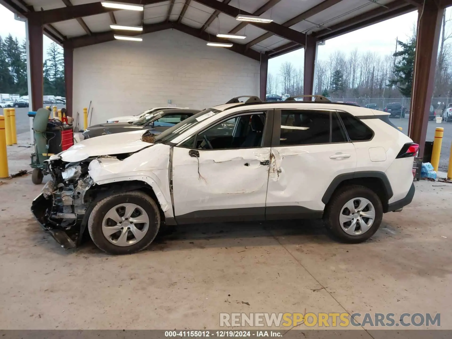 13 Photograph of a damaged car 2T3G1RFV5KW048854 TOYOTA RAV4 2019