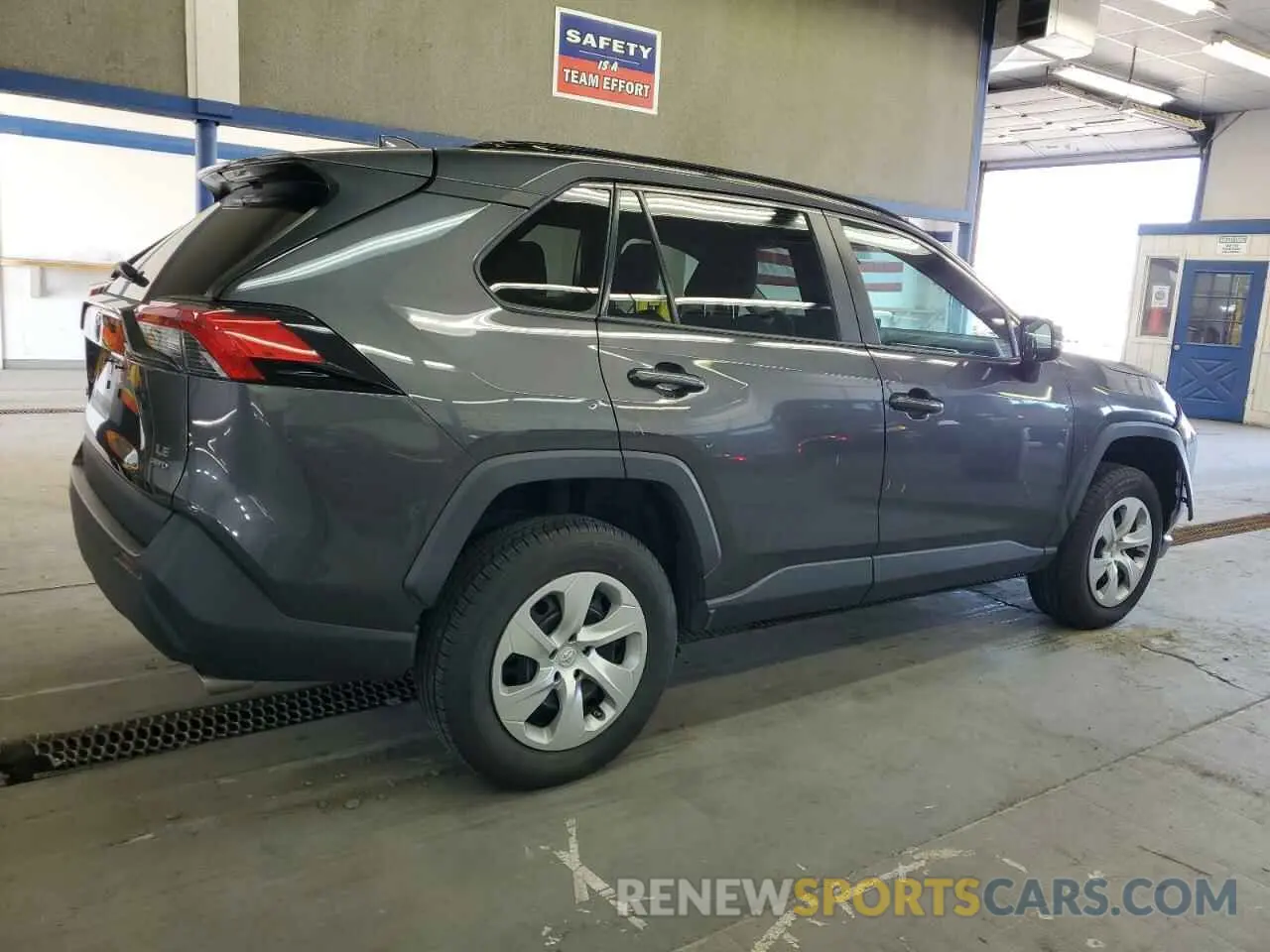 3 Photograph of a damaged car 2T3G1RFV5KW056730 TOYOTA RAV4 2019