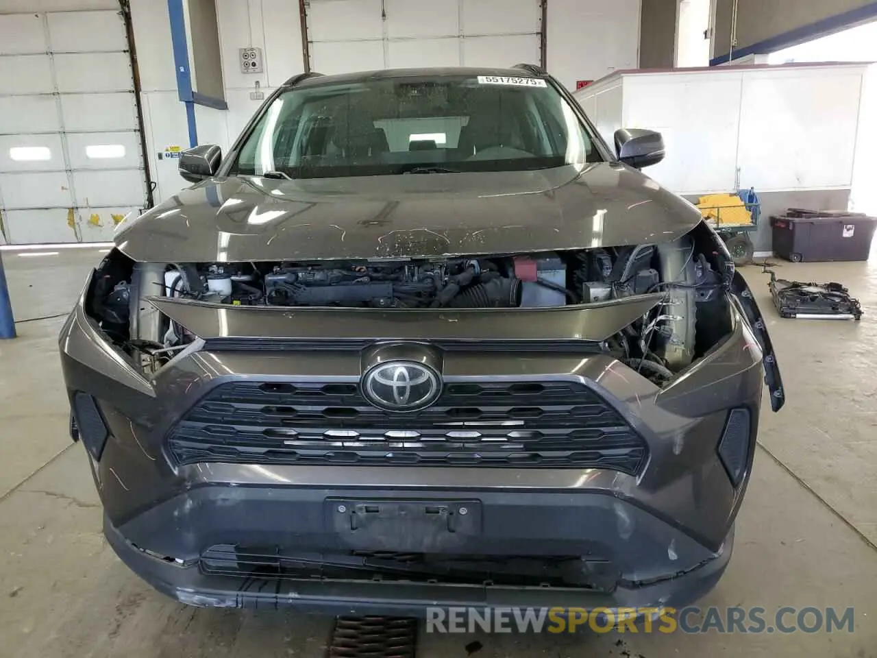 5 Photograph of a damaged car 2T3G1RFV5KW056730 TOYOTA RAV4 2019
