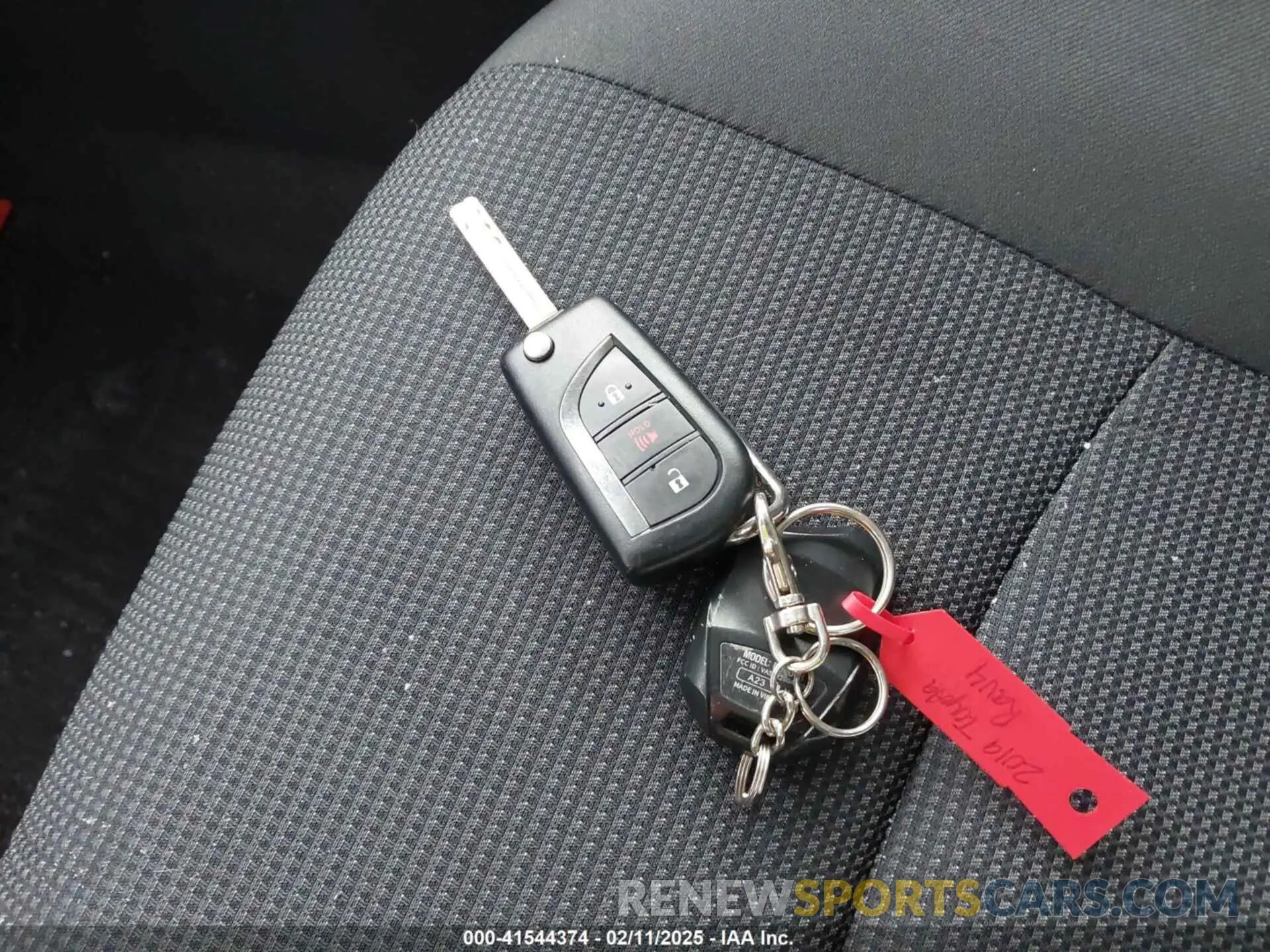 11 Photograph of a damaged car 2T3G1RFV6KC031823 TOYOTA RAV4 2019
