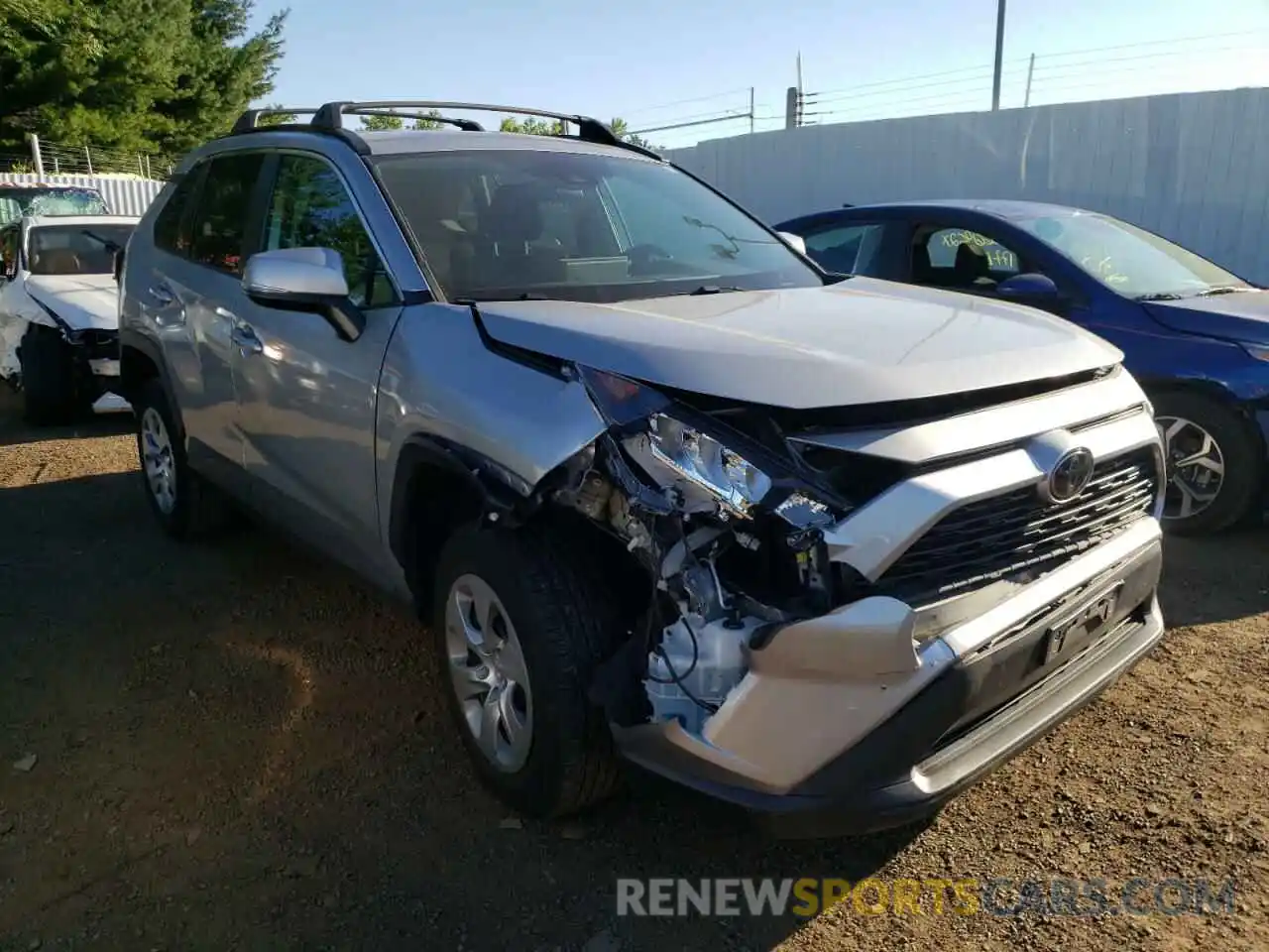 1 Photograph of a damaged car 2T3G1RFV6KW017032 TOYOTA RAV4 2019