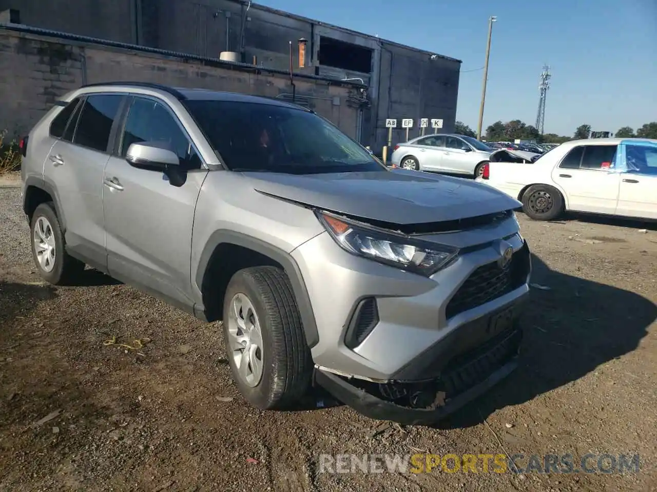 1 Photograph of a damaged car 2T3G1RFV6KW081989 TOYOTA RAV4 2019