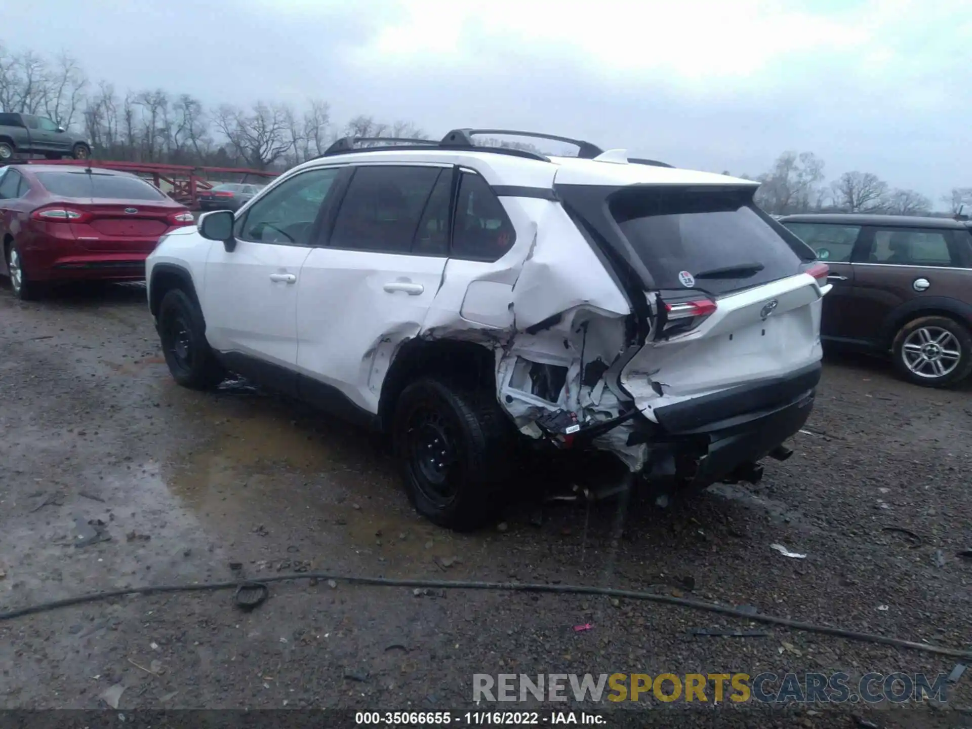 3 Photograph of a damaged car 2T3G1RFV7KC009538 TOYOTA RAV4 2019