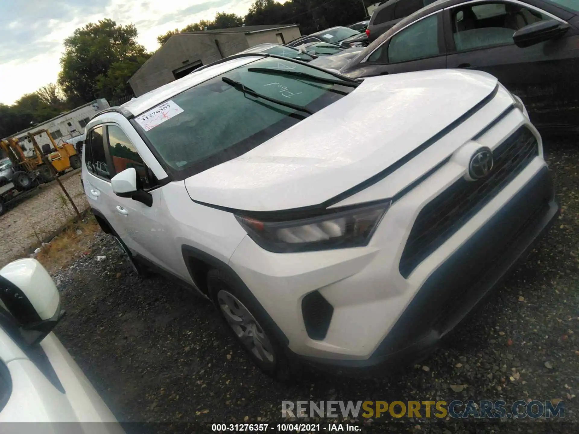 1 Photograph of a damaged car 2T3G1RFV7KW044627 TOYOTA RAV4 2019