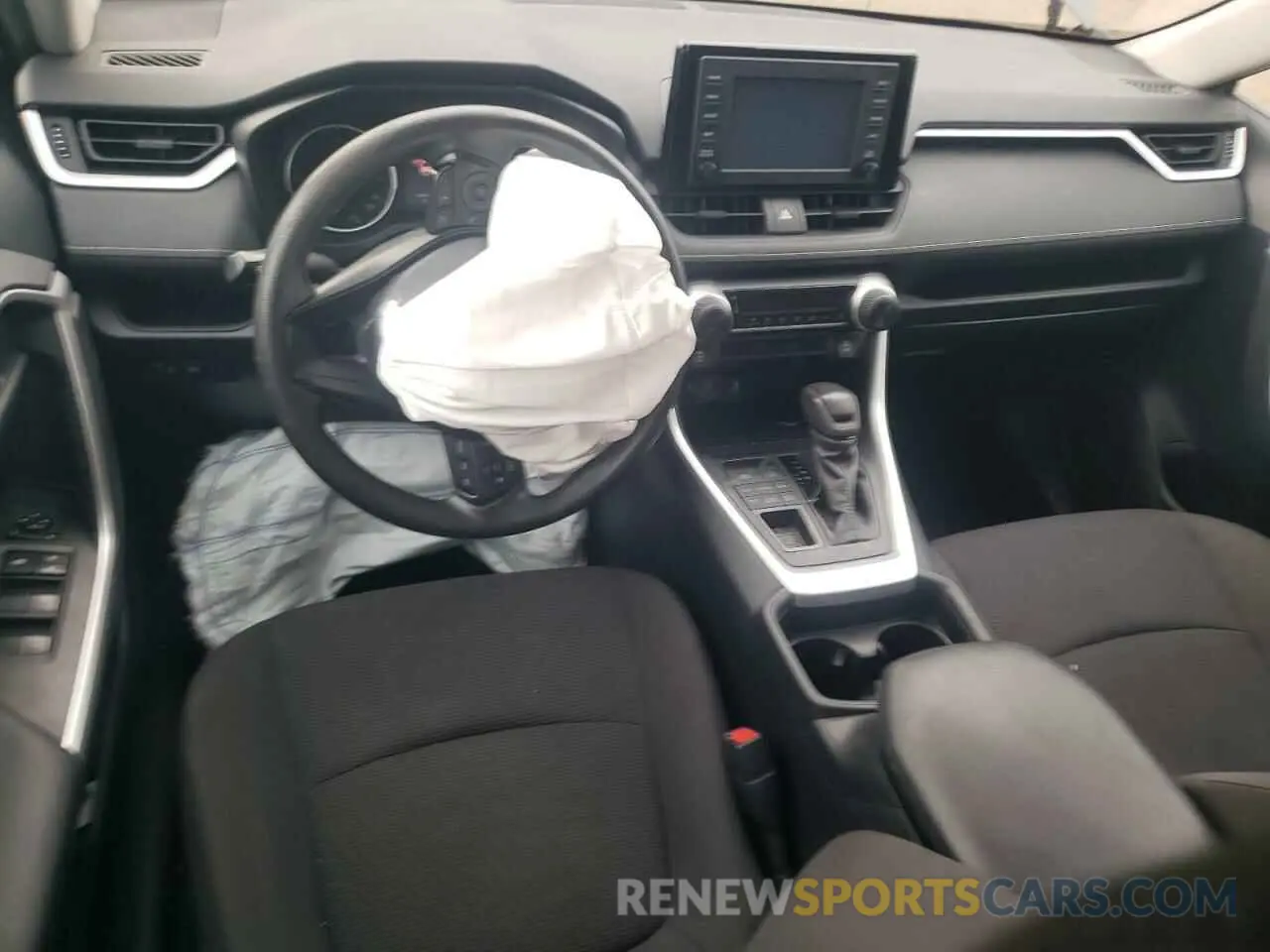 8 Photograph of a damaged car 2T3G1RFV7KW062433 TOYOTA RAV4 2019