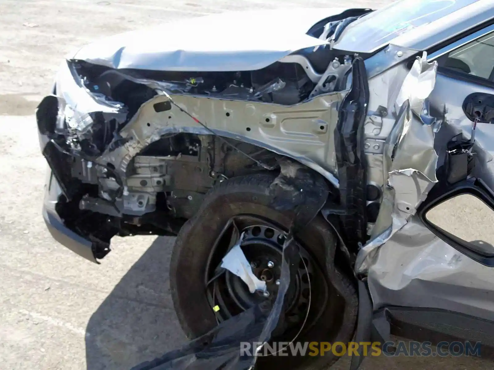 9 Photograph of a damaged car 2T3G1RFV8KC005093 TOYOTA RAV4 2019