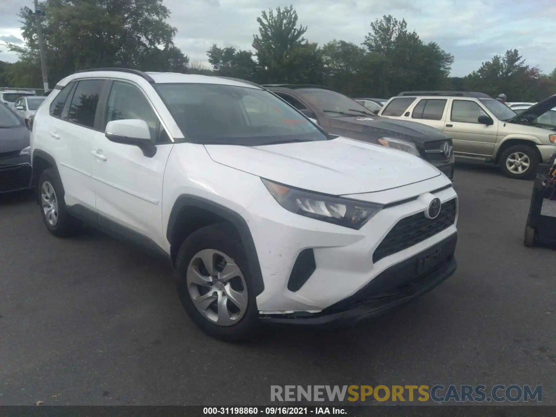 1 Photograph of a damaged car 2T3G1RFV8KC044640 TOYOTA RAV4 2019