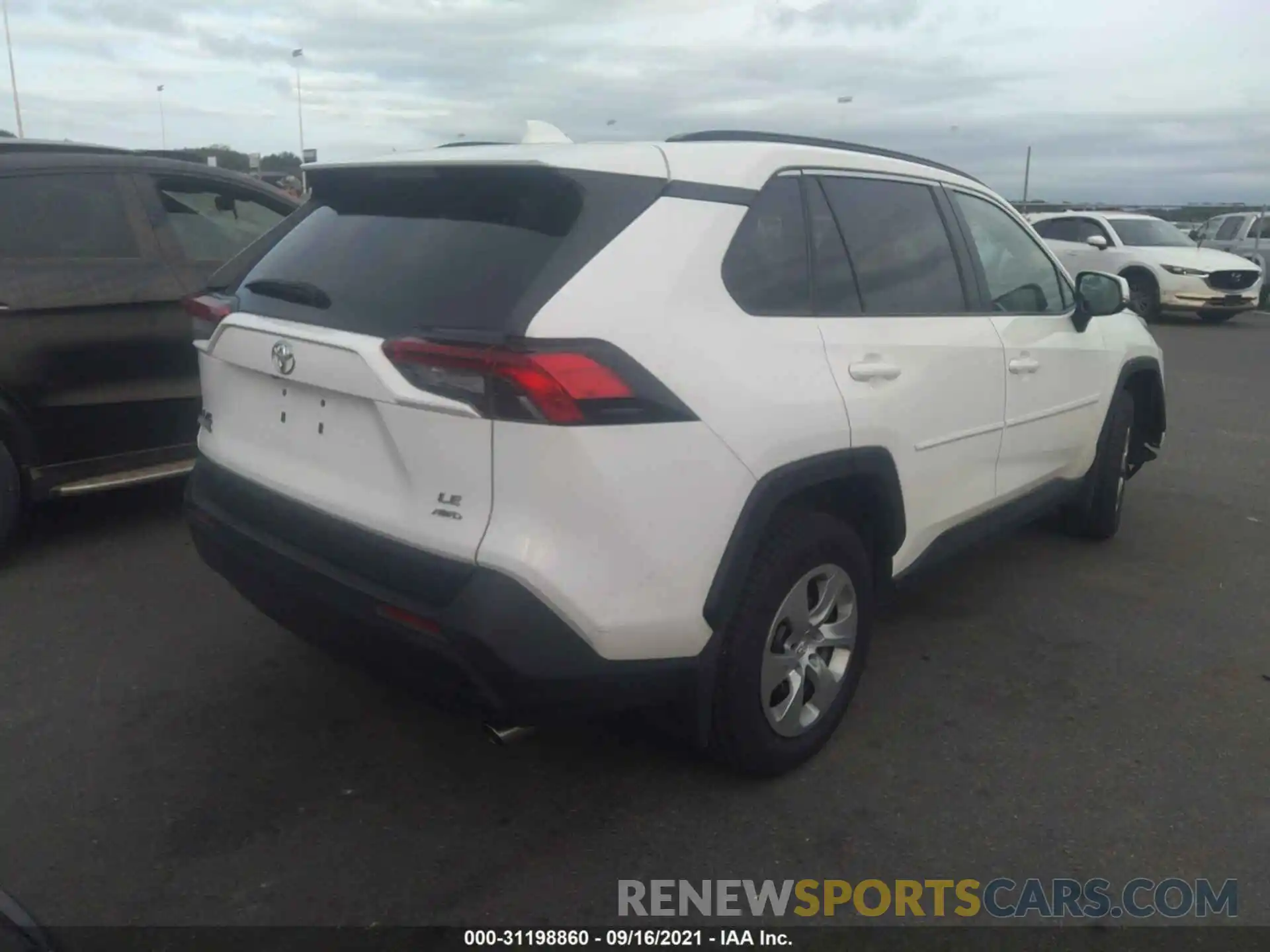 4 Photograph of a damaged car 2T3G1RFV8KC044640 TOYOTA RAV4 2019