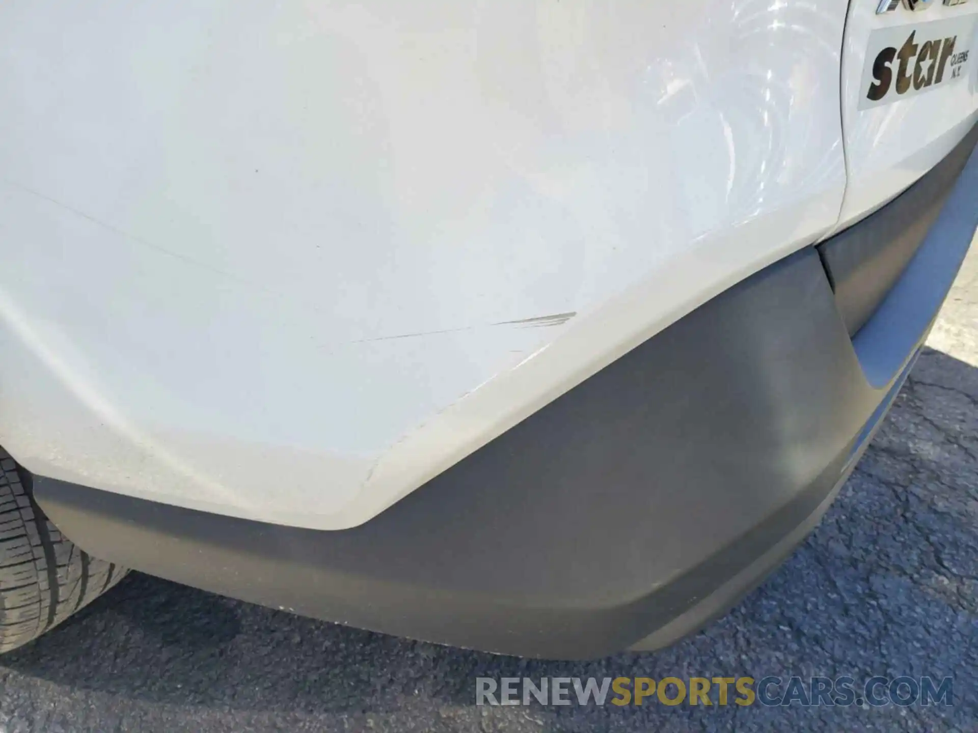 9 Photograph of a damaged car 2T3G1RFV8KC058358 TOYOTA RAV4 2019