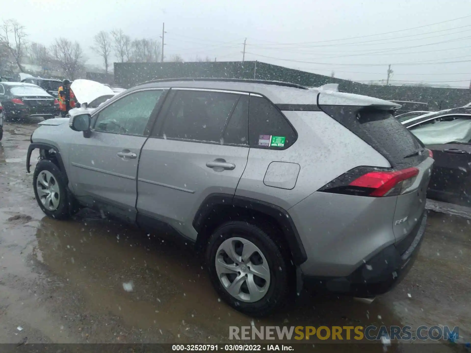 3 Photograph of a damaged car 2T3G1RFV8KW015217 TOYOTA RAV4 2019