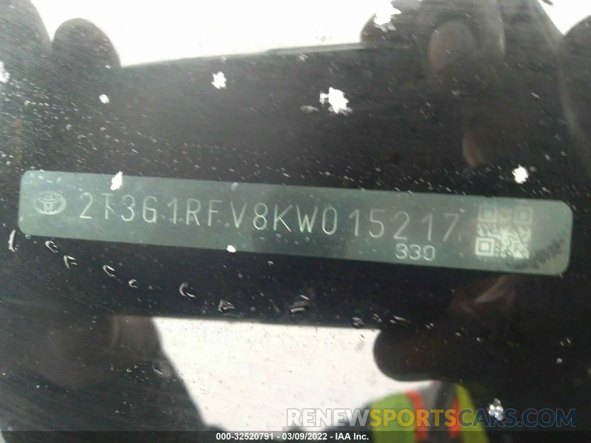 9 Photograph of a damaged car 2T3G1RFV8KW015217 TOYOTA RAV4 2019