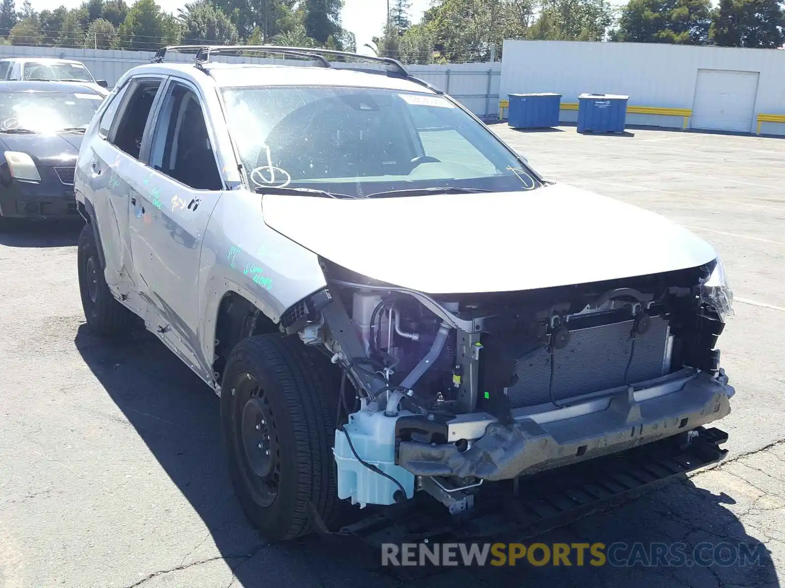 1 Photograph of a damaged car 2T3G1RFV8KW050775 TOYOTA RAV4 2019