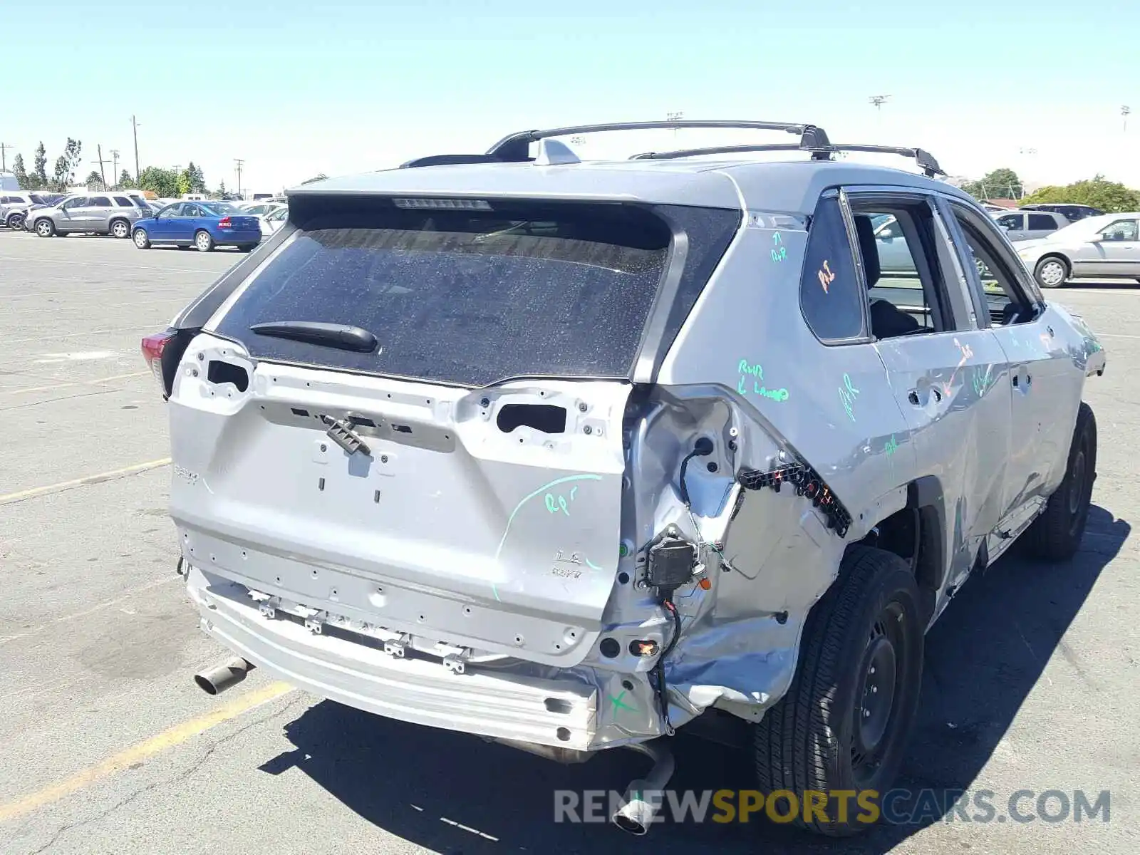 4 Photograph of a damaged car 2T3G1RFV8KW050775 TOYOTA RAV4 2019