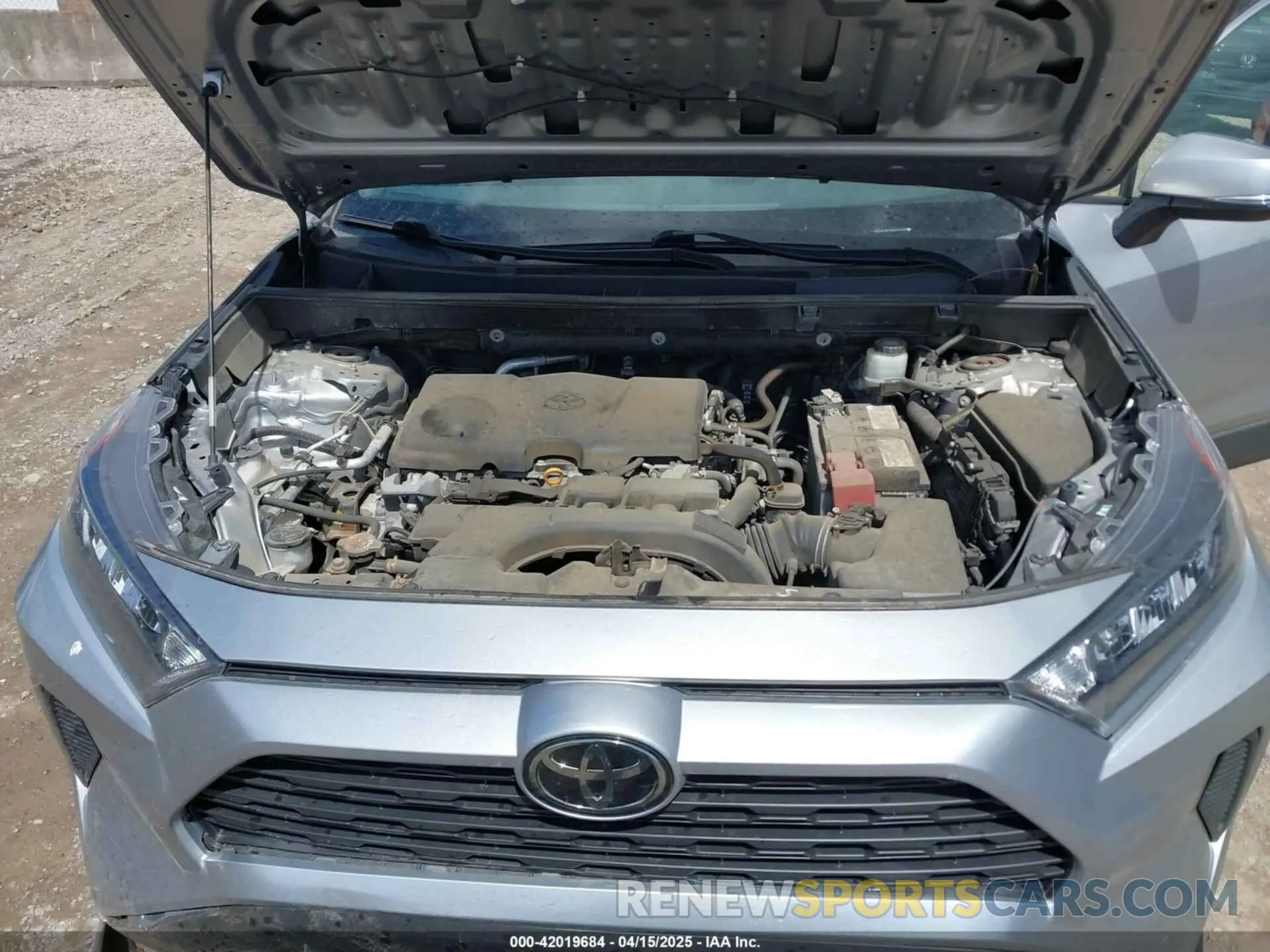 10 Photograph of a damaged car 2T3G1RFV9KC015700 TOYOTA RAV4 2019