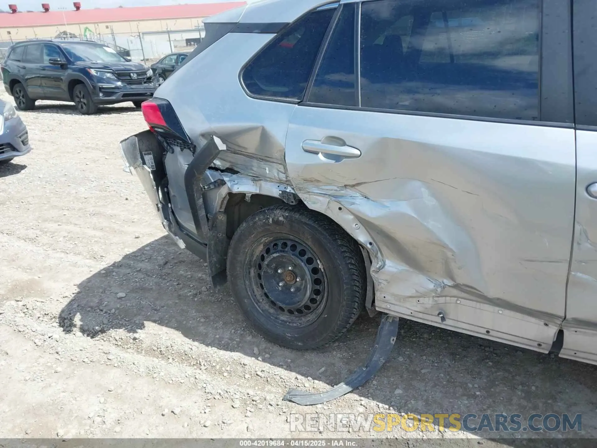 6 Photograph of a damaged car 2T3G1RFV9KC015700 TOYOTA RAV4 2019