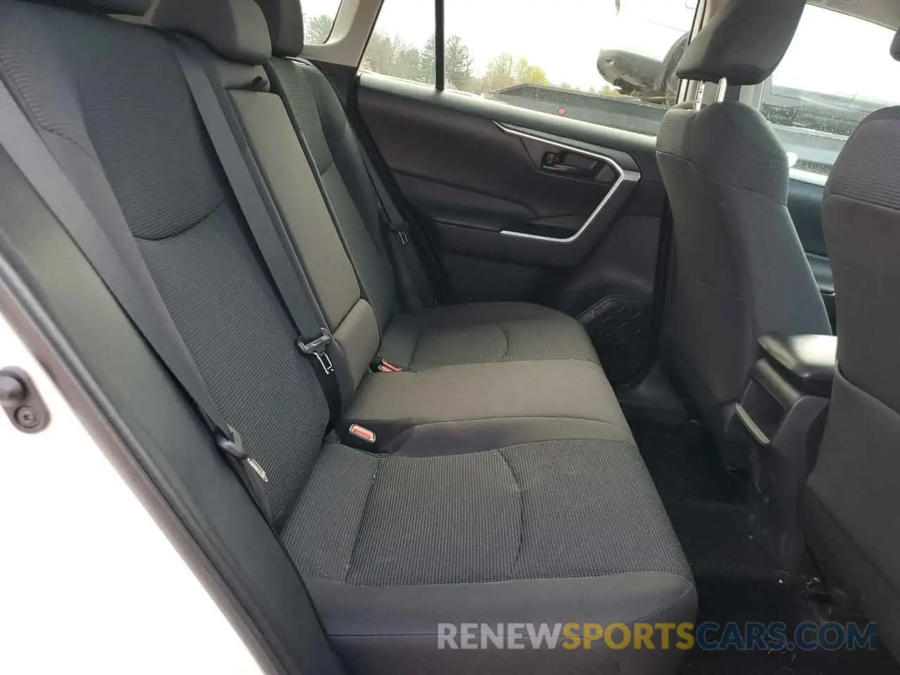 11 Photograph of a damaged car 2T3G1RFV9KC049748 TOYOTA RAV4 2019