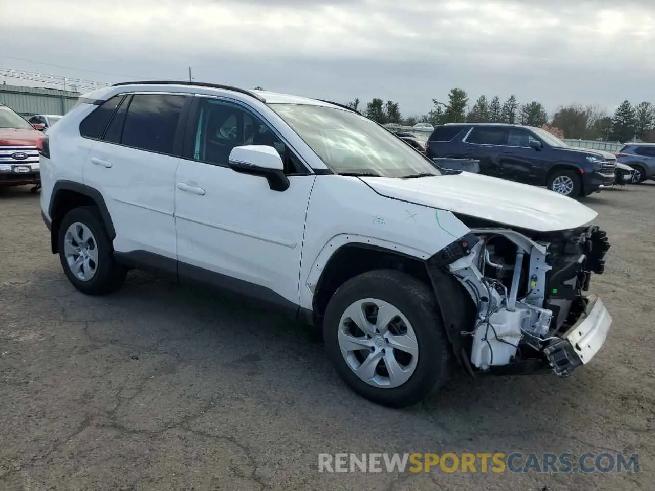 4 Photograph of a damaged car 2T3G1RFV9KC049748 TOYOTA RAV4 2019