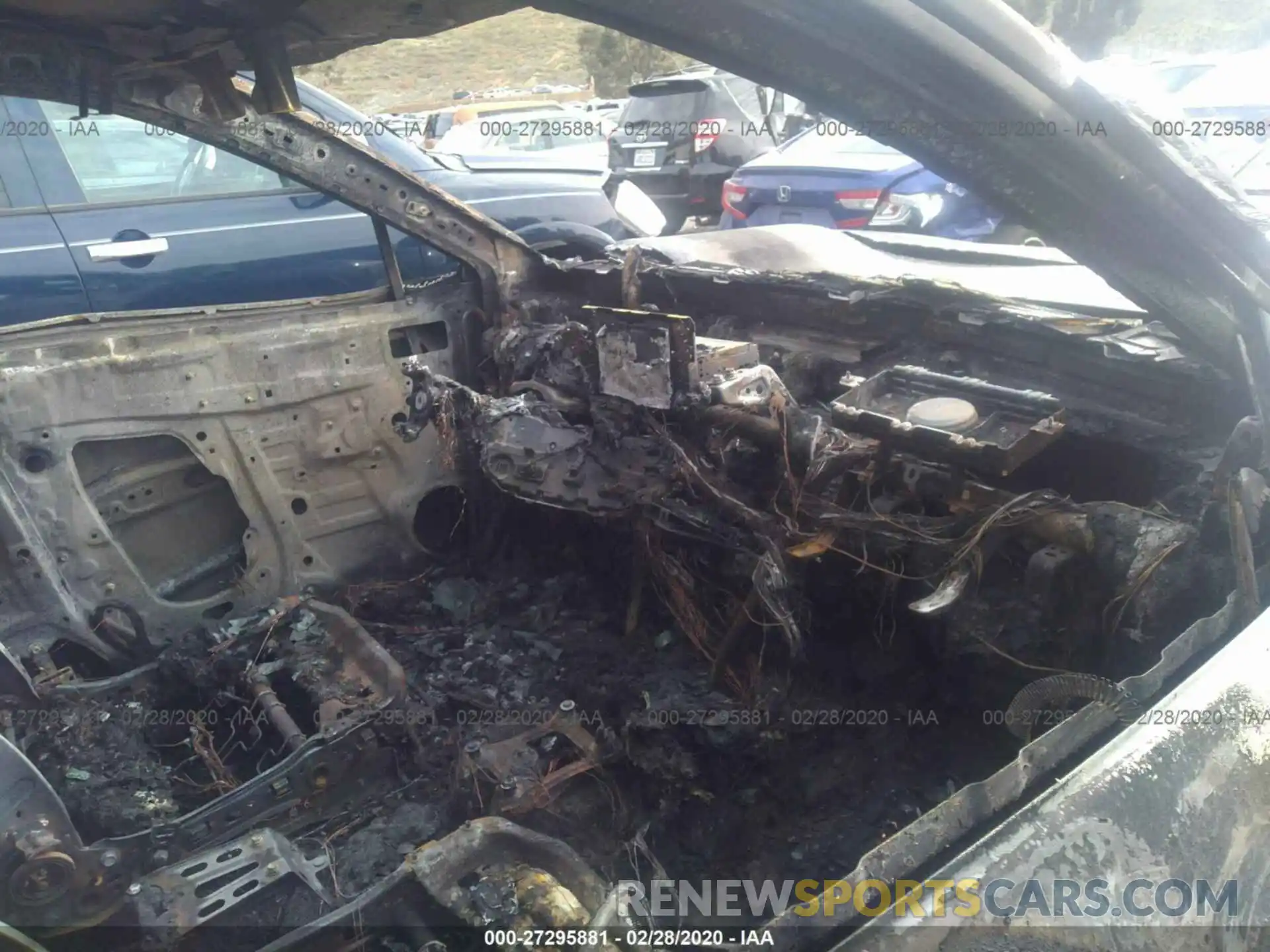 5 Photograph of a damaged car 2T3G1RFVXKW015347 TOYOTA RAV4 2019