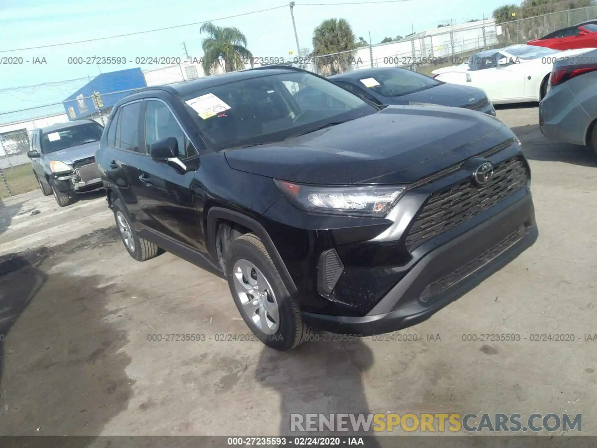 1 Photograph of a damaged car 2T3H1RFV0KC006808 TOYOTA RAV4 2019