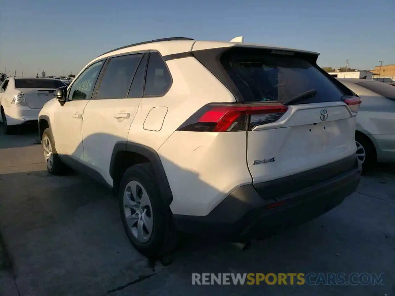 3 Photograph of a damaged car 2T3H1RFV0KC010471 TOYOTA RAV4 2019