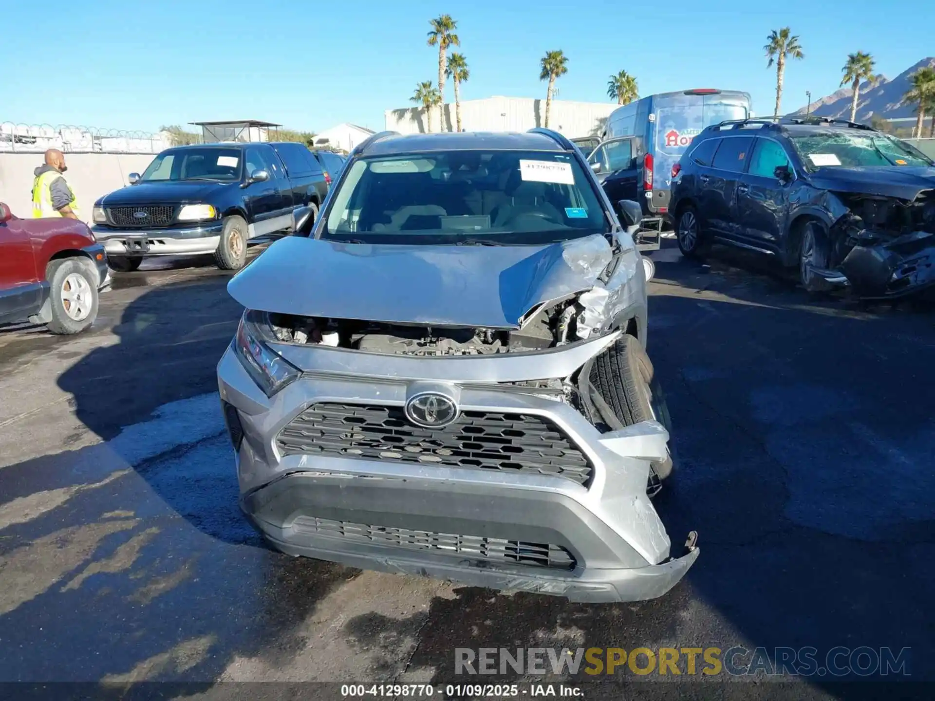 12 Photograph of a damaged car 2T3H1RFV0KC015010 TOYOTA RAV4 2019