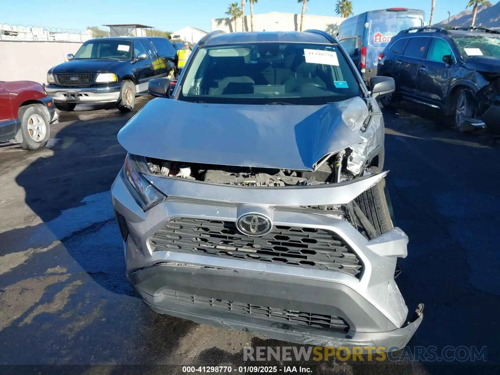 6 Photograph of a damaged car 2T3H1RFV0KC015010 TOYOTA RAV4 2019