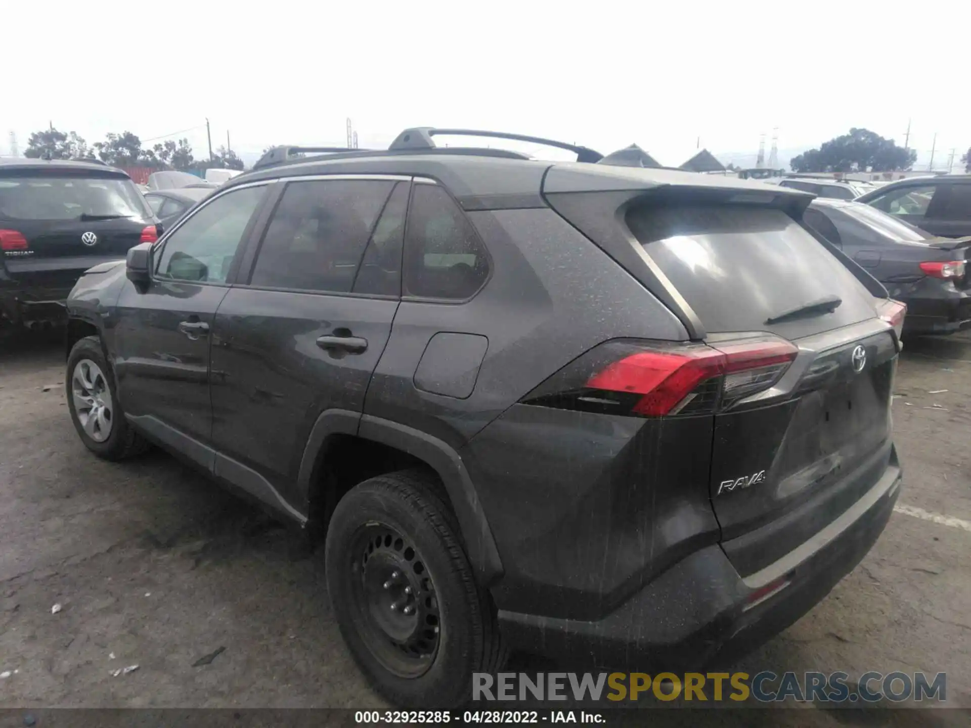 3 Photograph of a damaged car 2T3H1RFV0KC015167 TOYOTA RAV4 2019