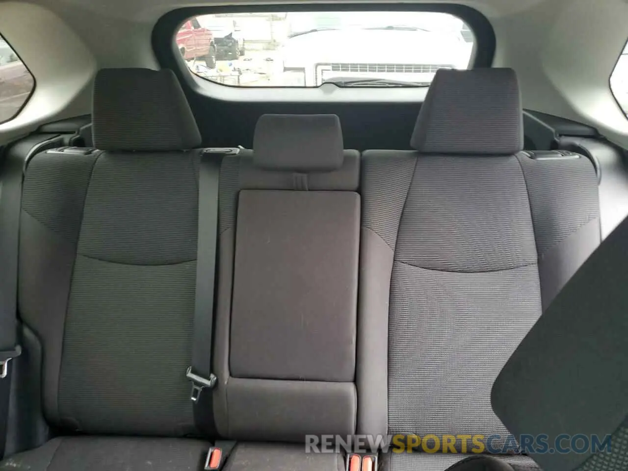 10 Photograph of a damaged car 2T3H1RFV0KC019915 TOYOTA RAV4 2019