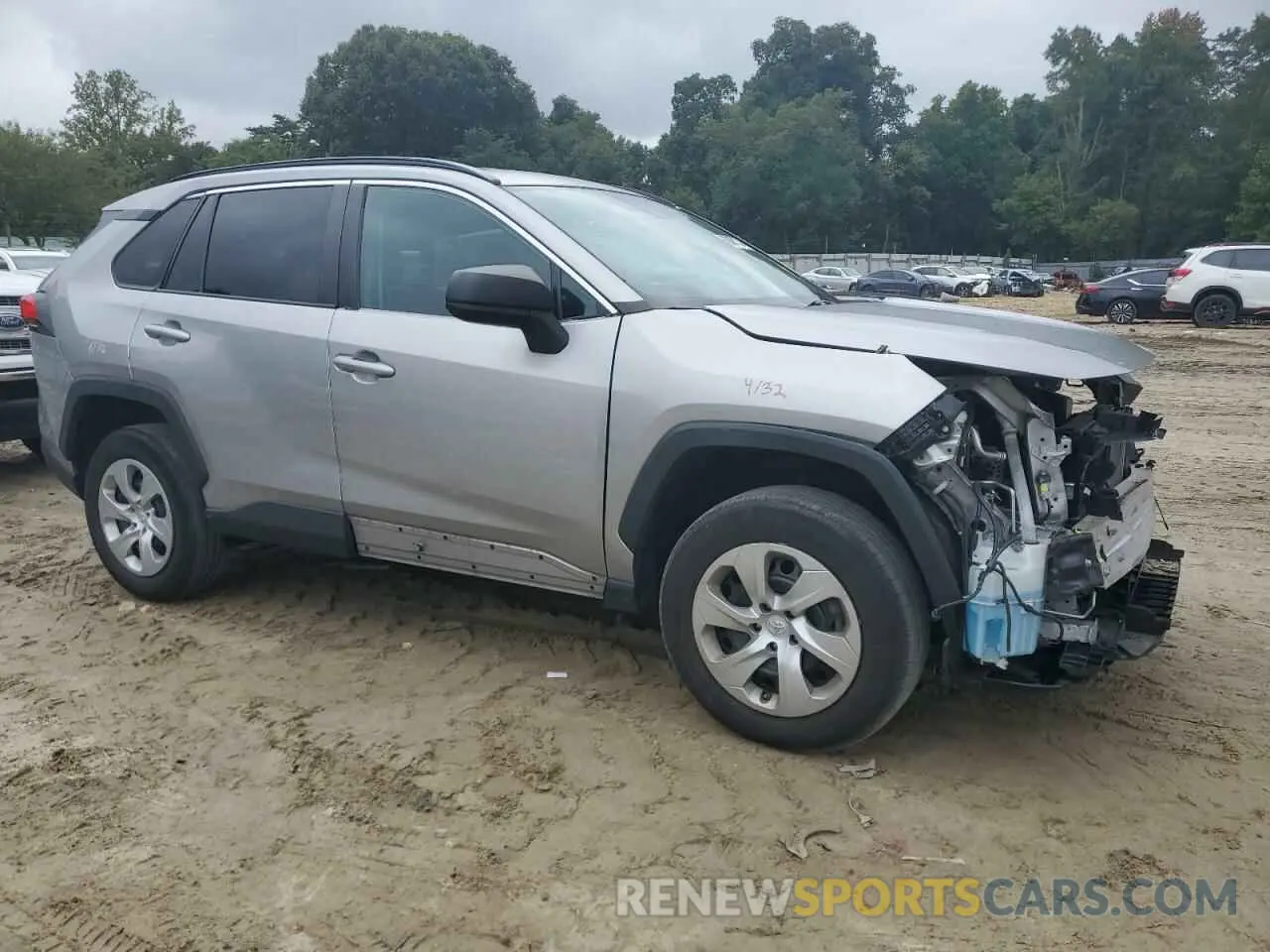 4 Photograph of a damaged car 2T3H1RFV0KC019915 TOYOTA RAV4 2019