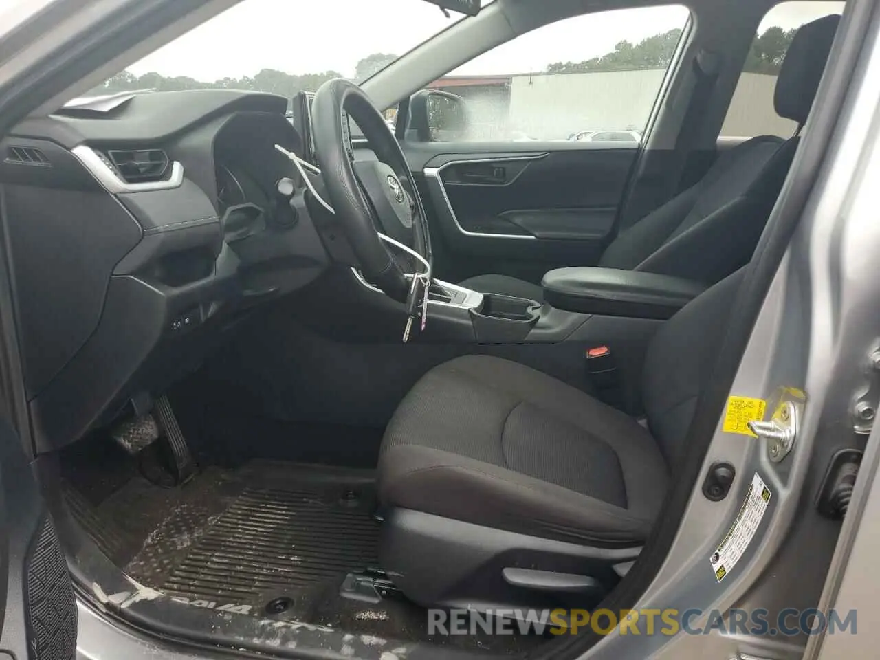 7 Photograph of a damaged car 2T3H1RFV0KC019915 TOYOTA RAV4 2019
