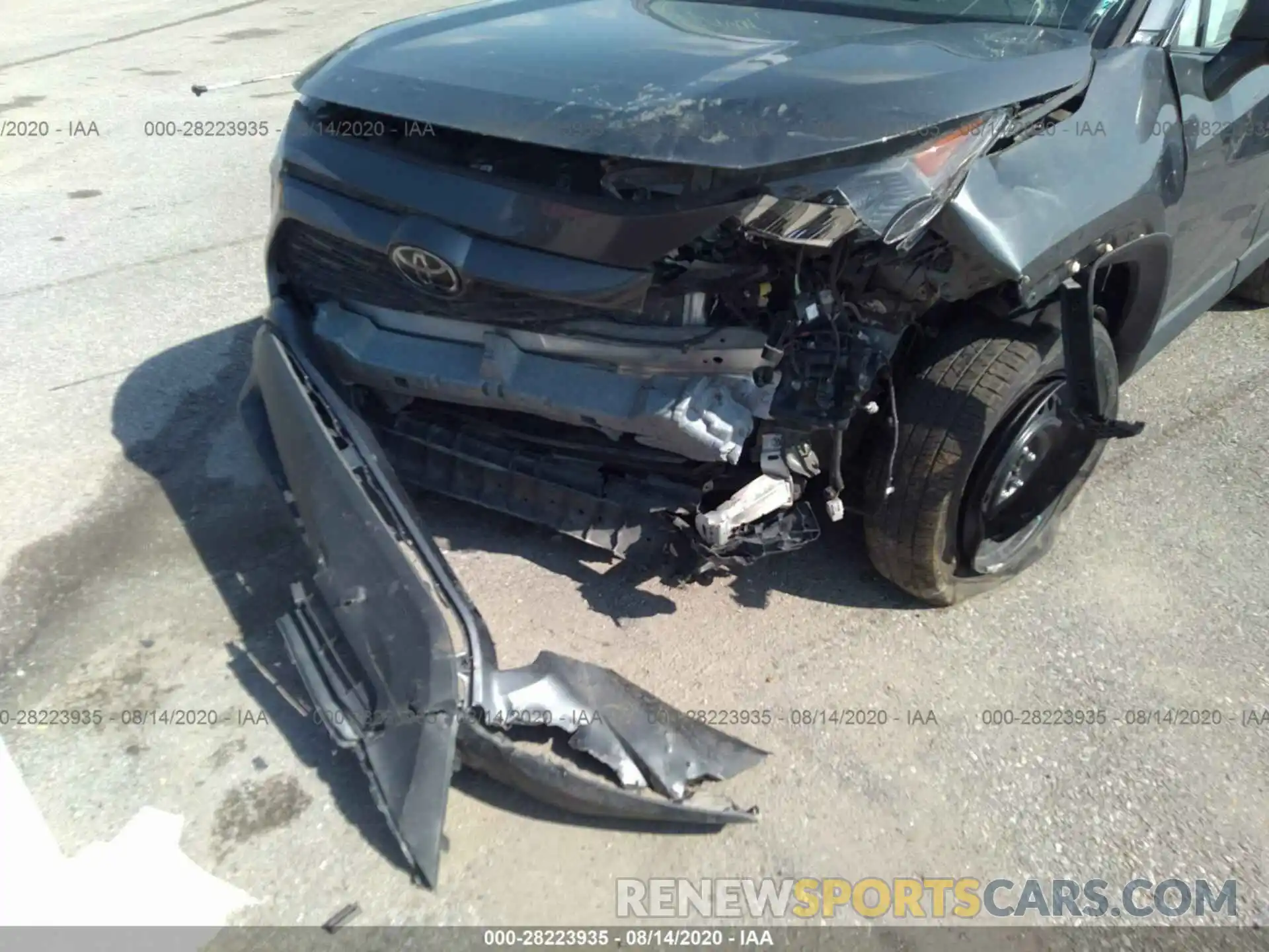 6 Photograph of a damaged car 2T3H1RFV0KC022412 TOYOTA RAV4 2019