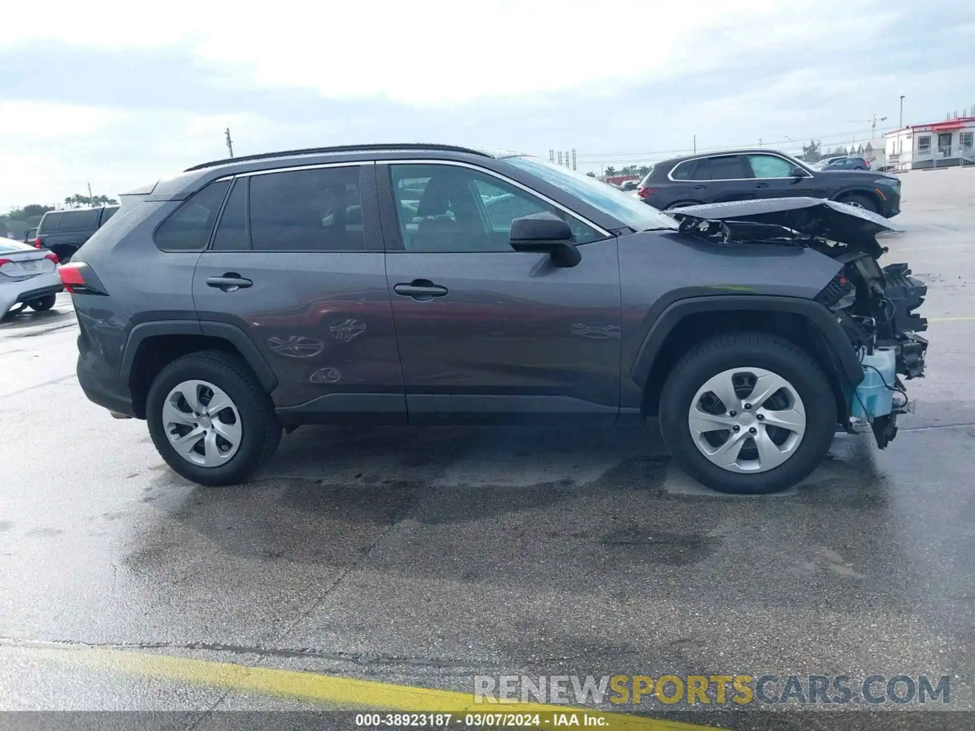 14 Photograph of a damaged car 2T3H1RFV0KC029702 TOYOTA RAV4 2019