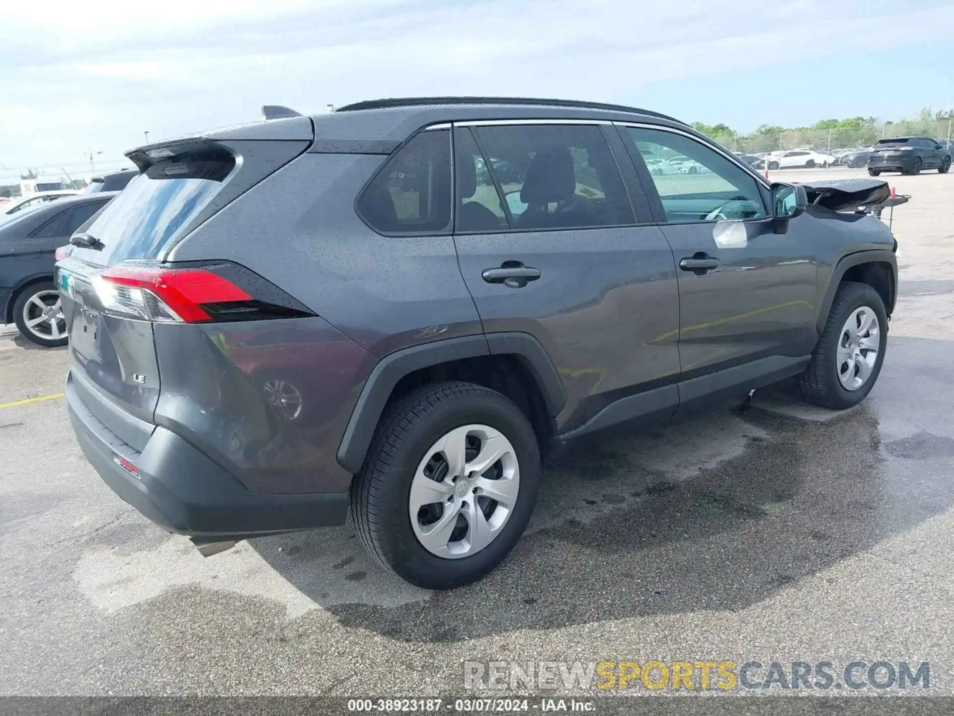 4 Photograph of a damaged car 2T3H1RFV0KC029702 TOYOTA RAV4 2019