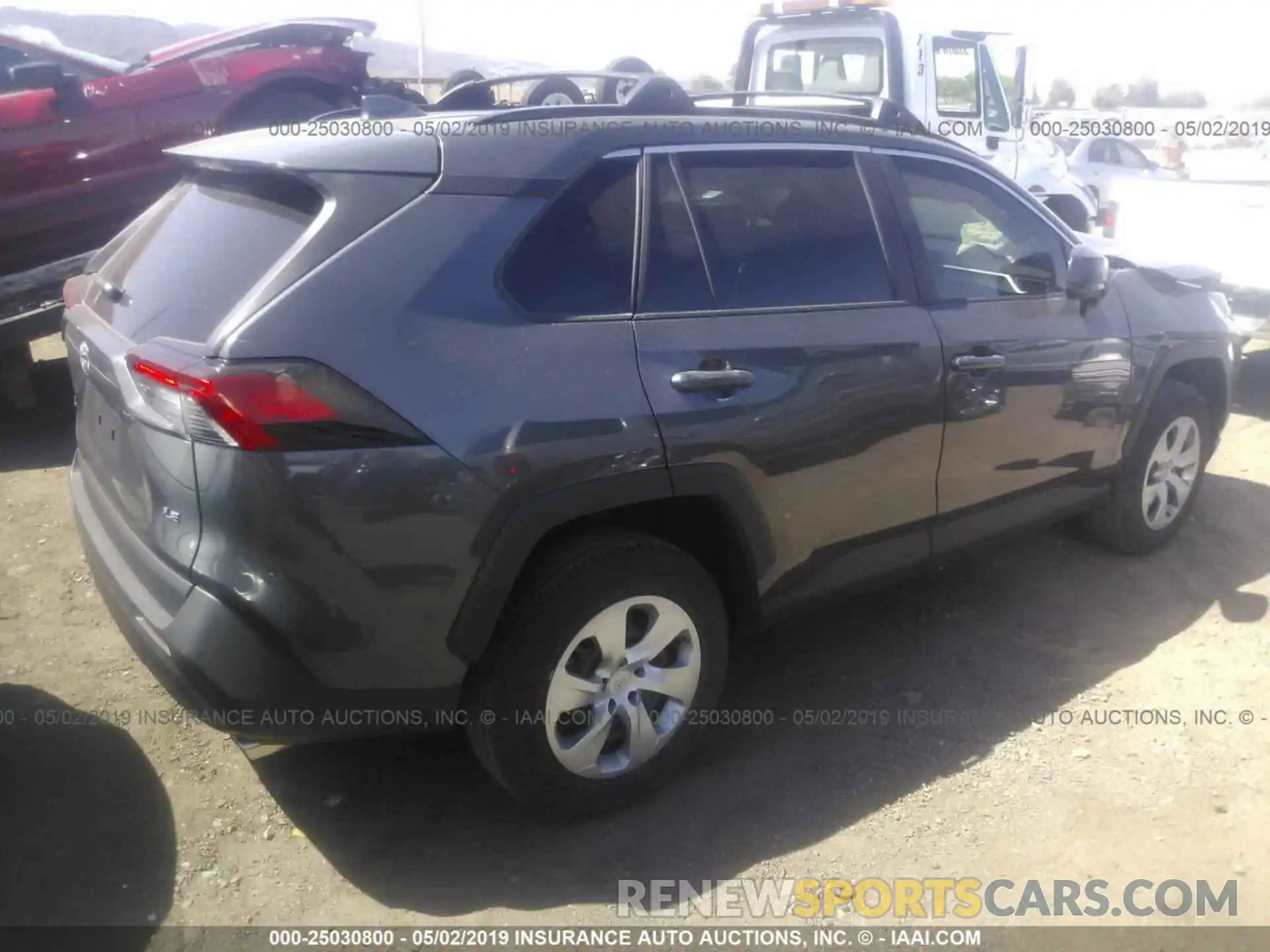 4 Photograph of a damaged car 2T3H1RFV0KW002059 TOYOTA RAV4 2019