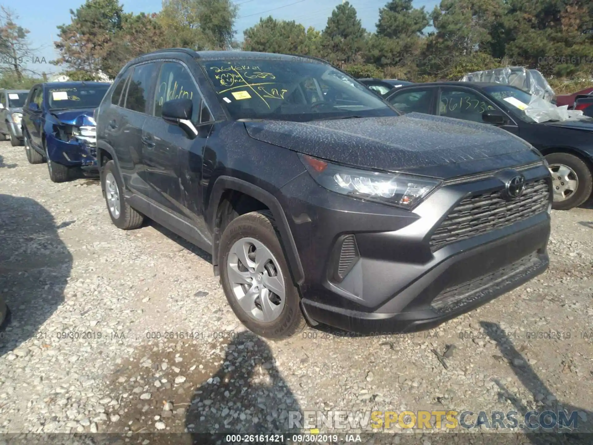 1 Photograph of a damaged car 2T3H1RFV0KW005110 TOYOTA RAV4 2019