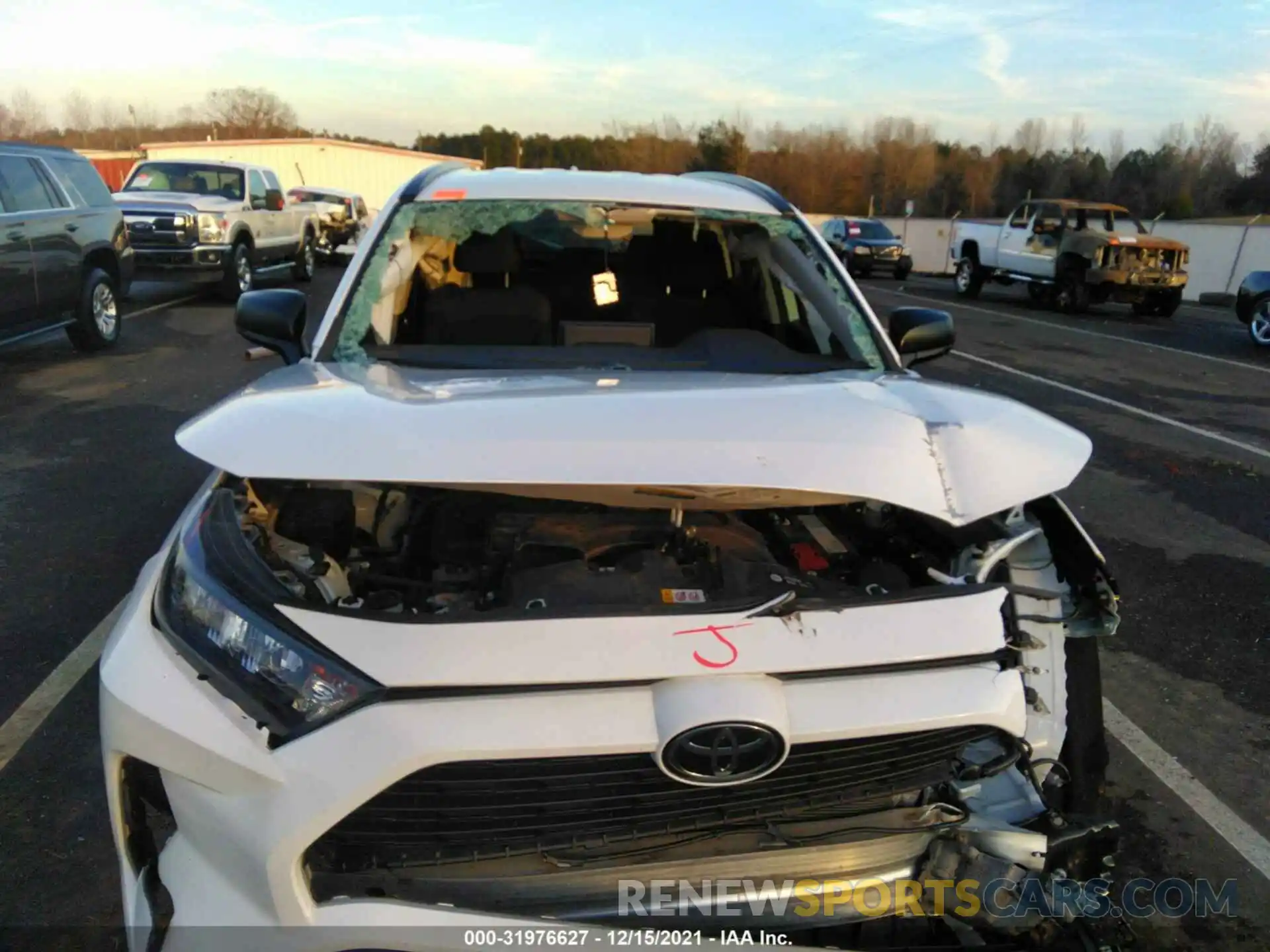 6 Photograph of a damaged car 2T3H1RFV0KW019315 TOYOTA RAV4 2019