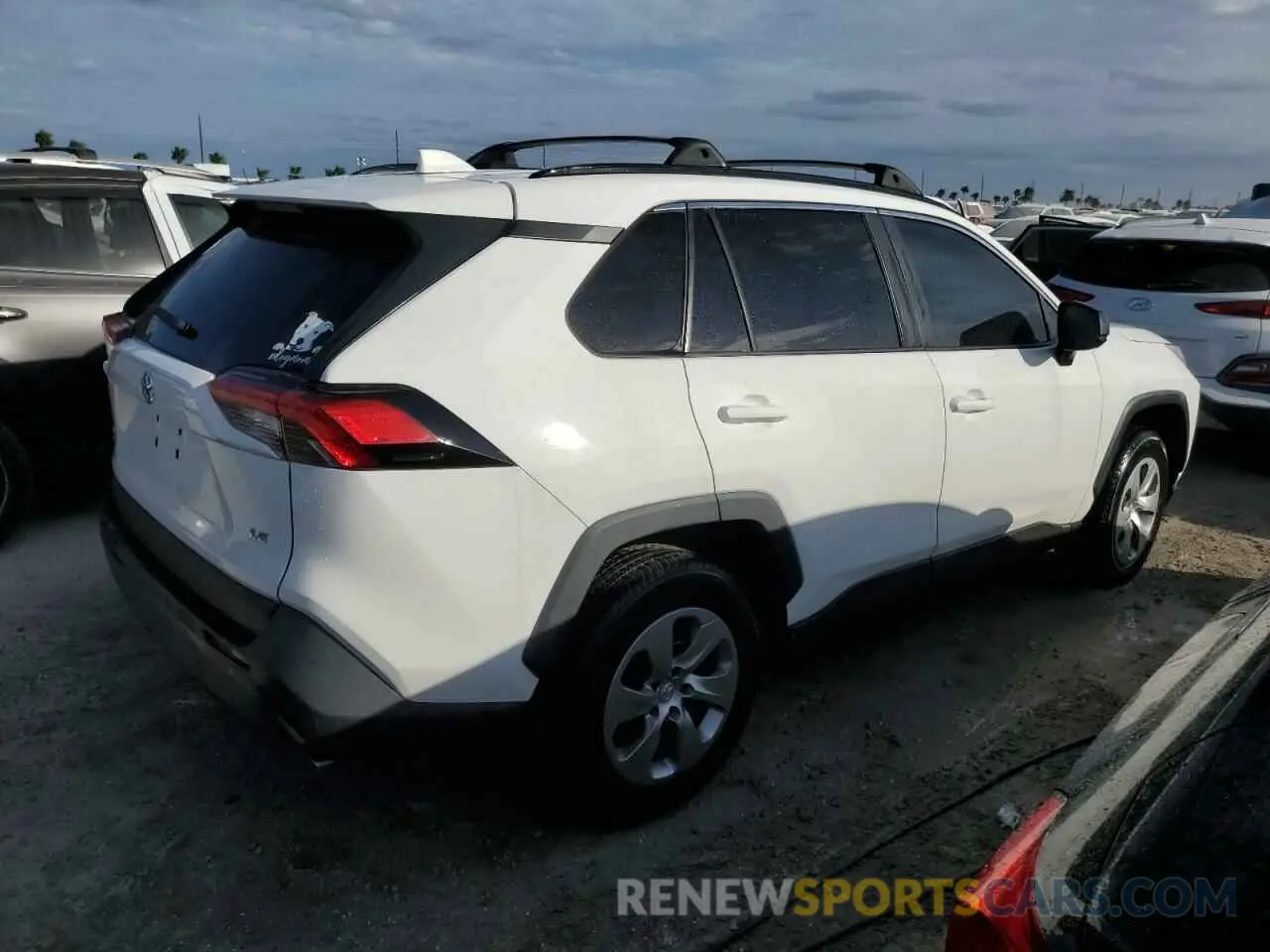 3 Photograph of a damaged car 2T3H1RFV0KW020089 TOYOTA RAV4 2019