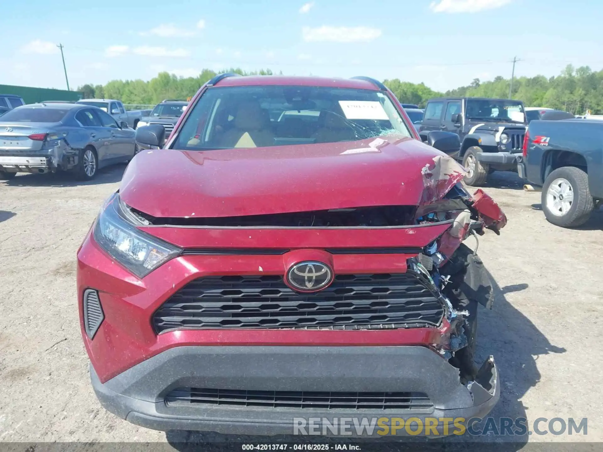 12 Photograph of a damaged car 2T3H1RFV0KW040262 TOYOTA RAV4 2019