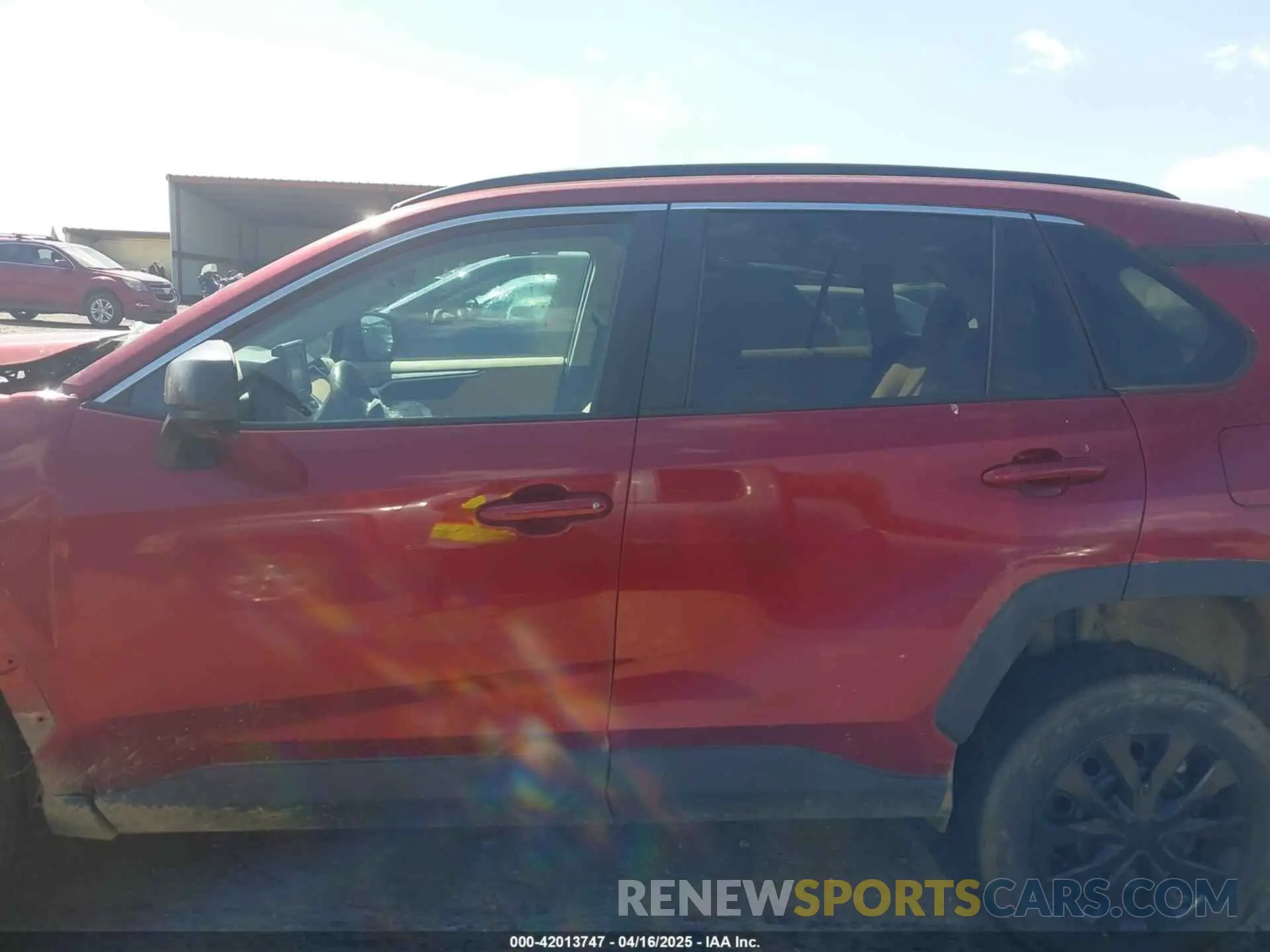 14 Photograph of a damaged car 2T3H1RFV0KW040262 TOYOTA RAV4 2019