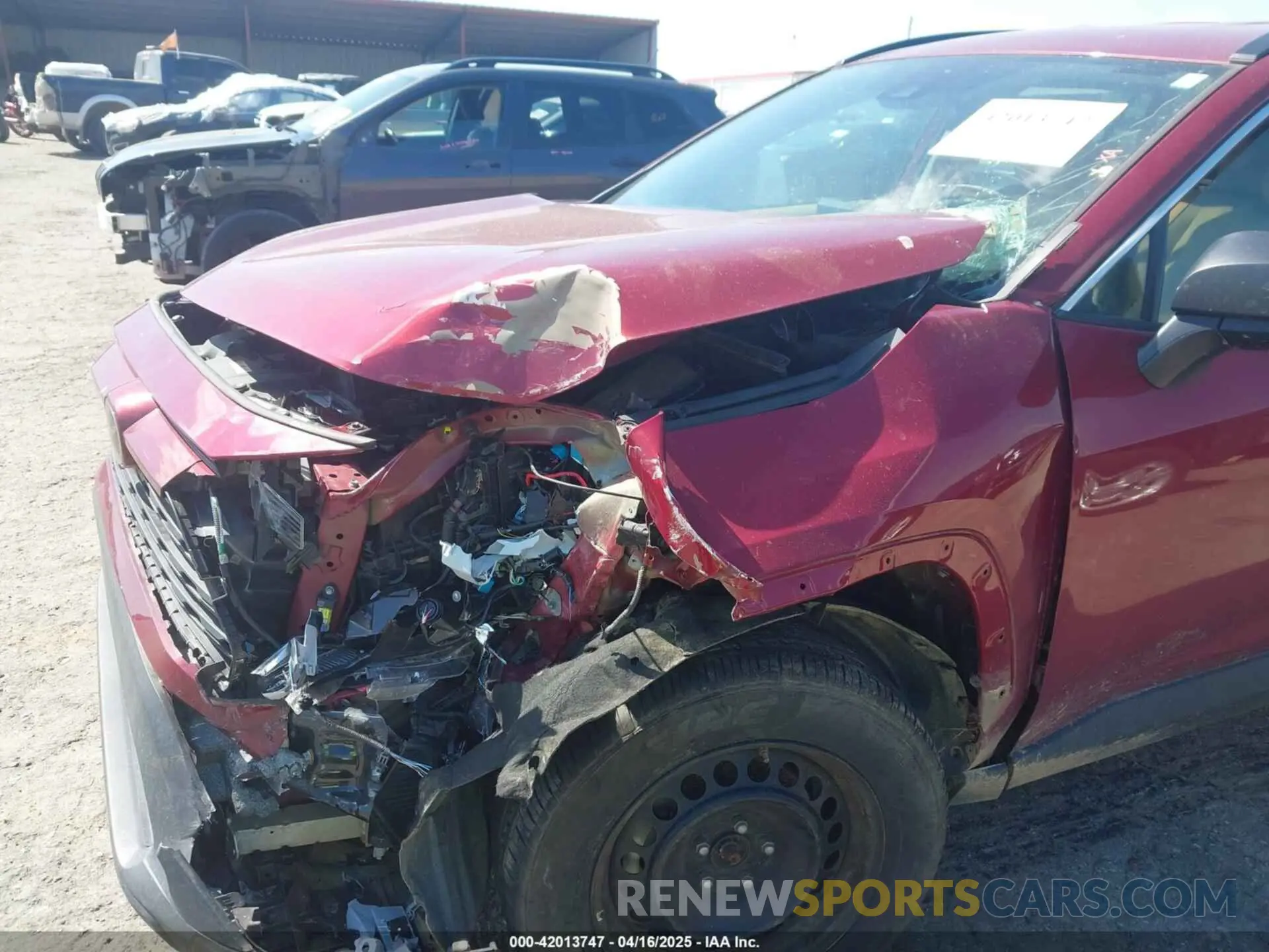 6 Photograph of a damaged car 2T3H1RFV0KW040262 TOYOTA RAV4 2019