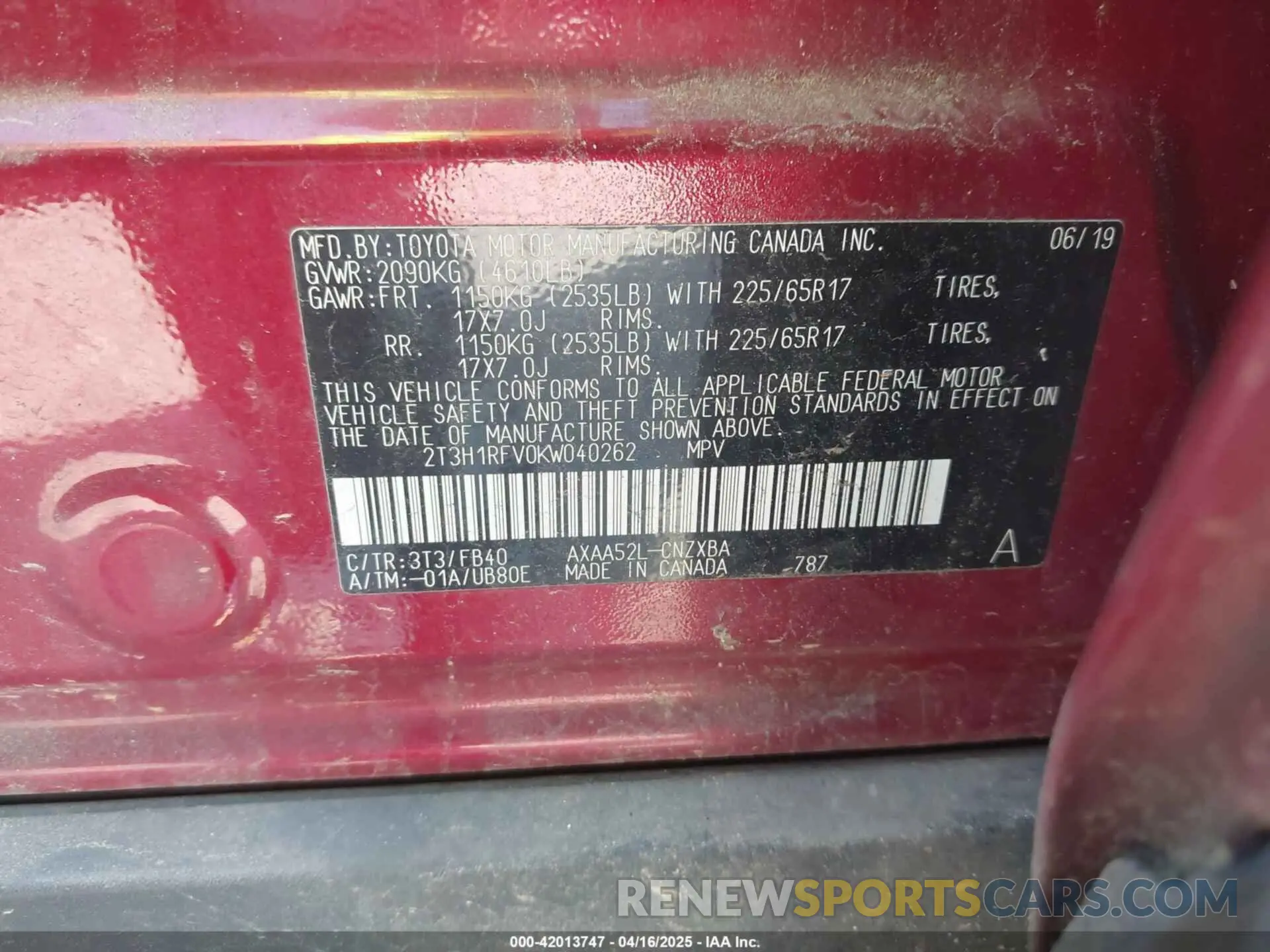 9 Photograph of a damaged car 2T3H1RFV0KW040262 TOYOTA RAV4 2019